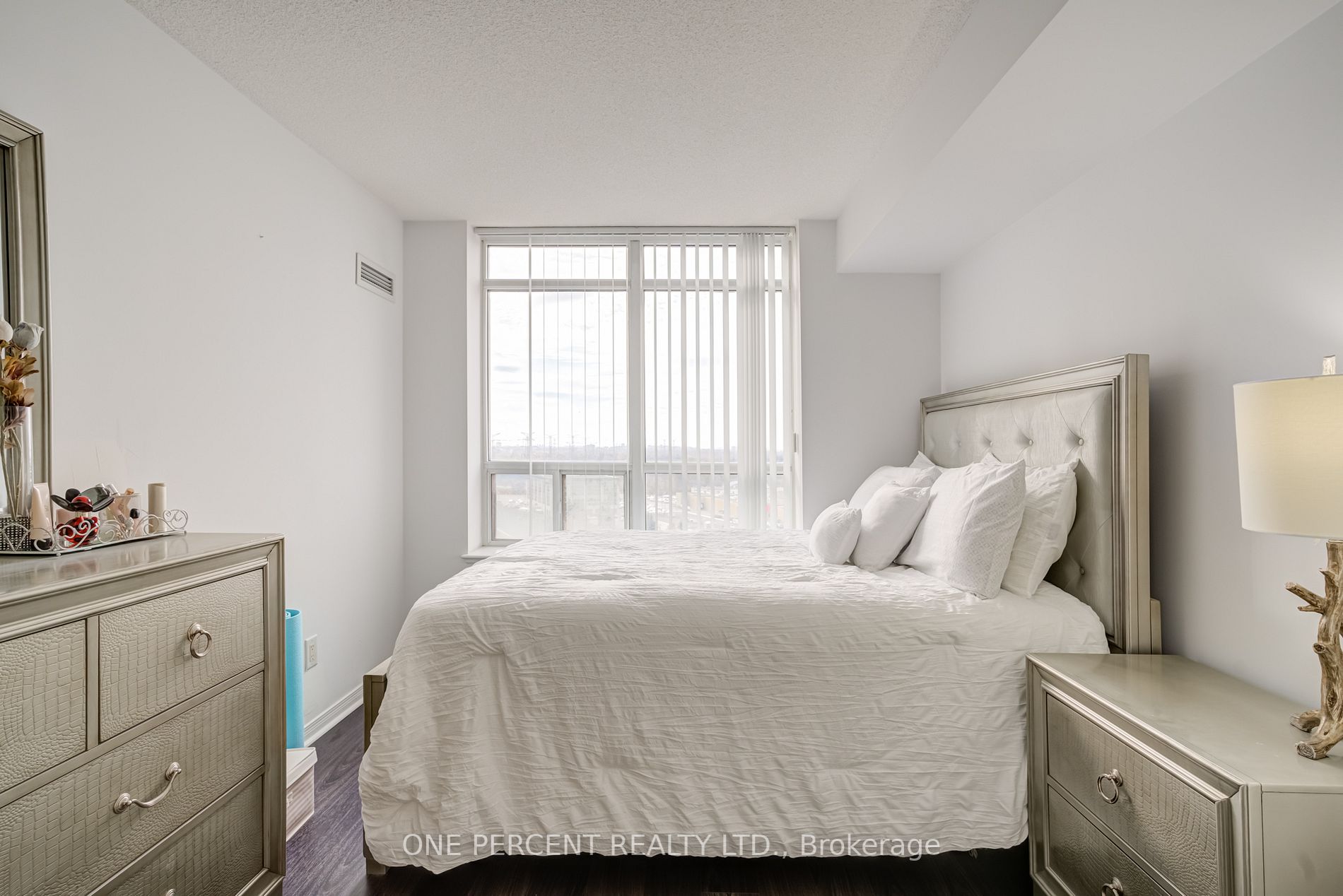 75 King William Cres, #Lph09