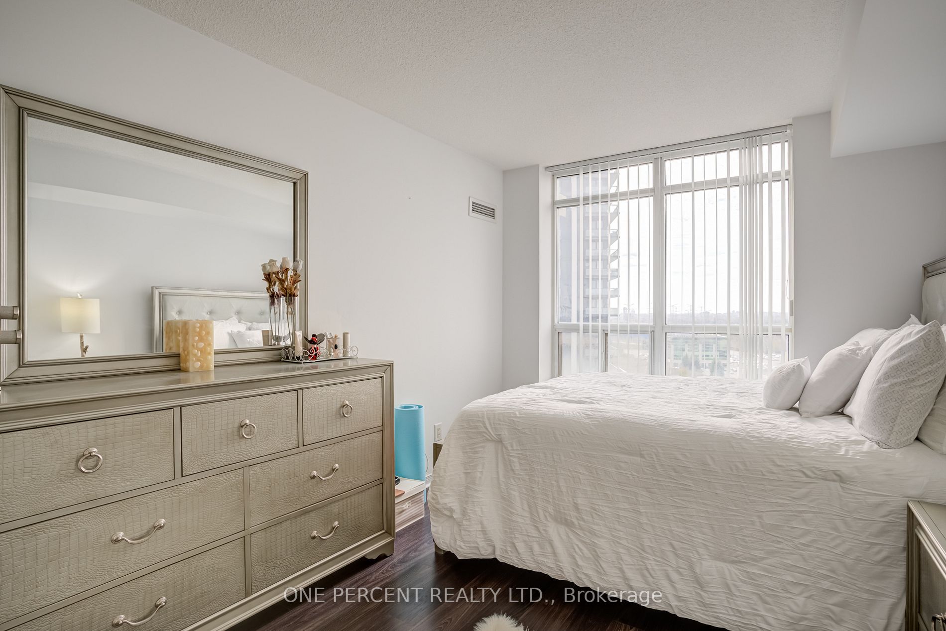 75 King William Cres, #Lph09