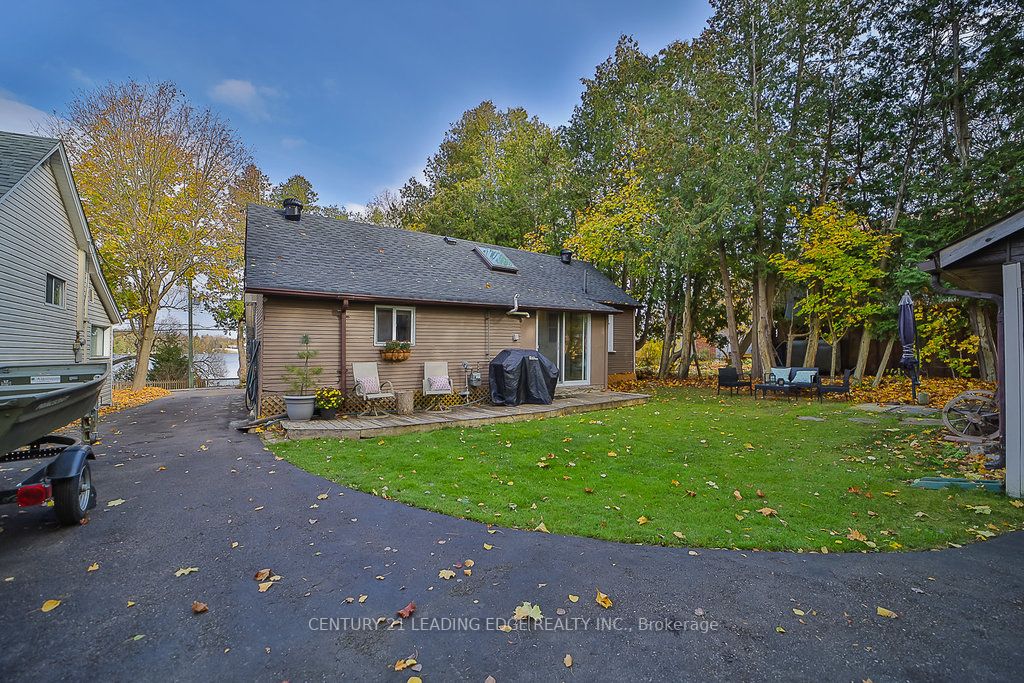 5745 Lakeshore Rd