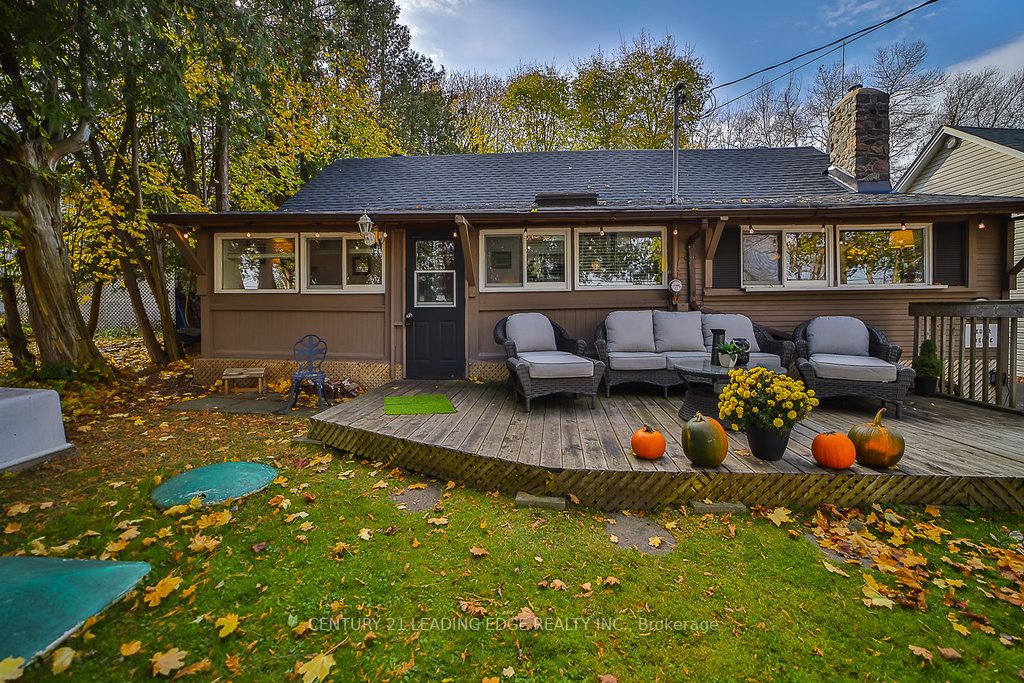 5745 Lakeshore Rd