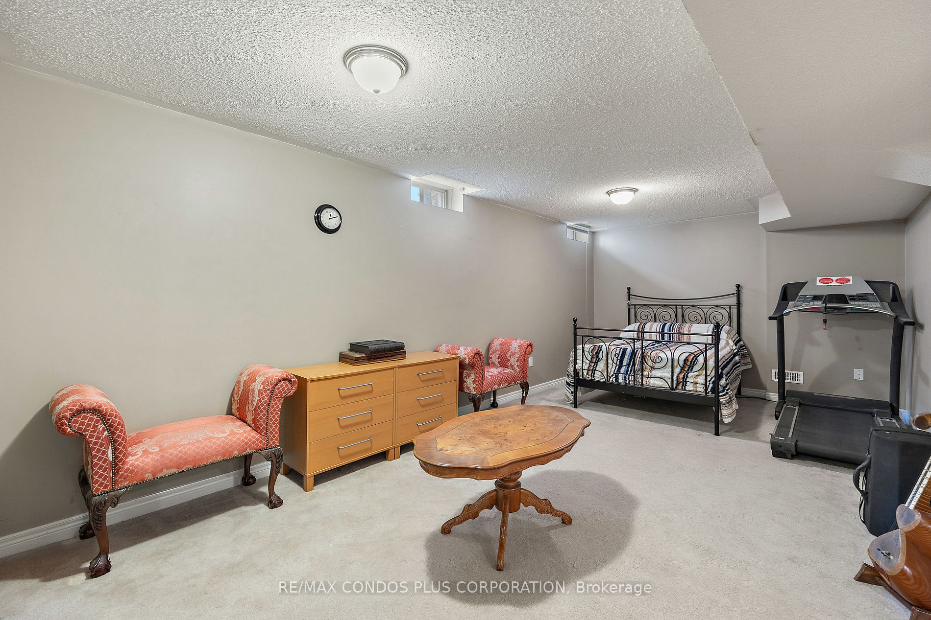 11 Kirkvalley Cres