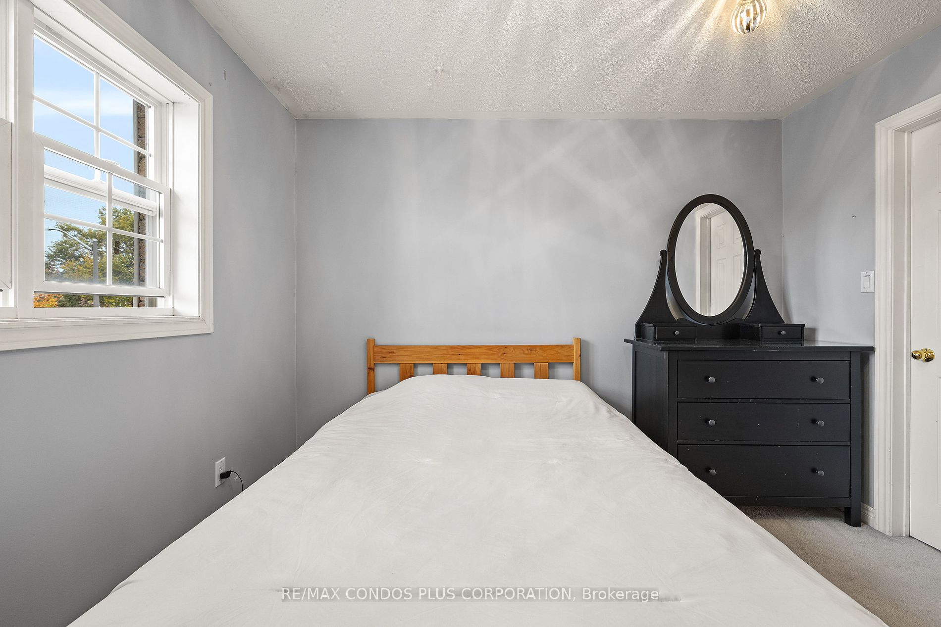 11 Kirkvalley Cres