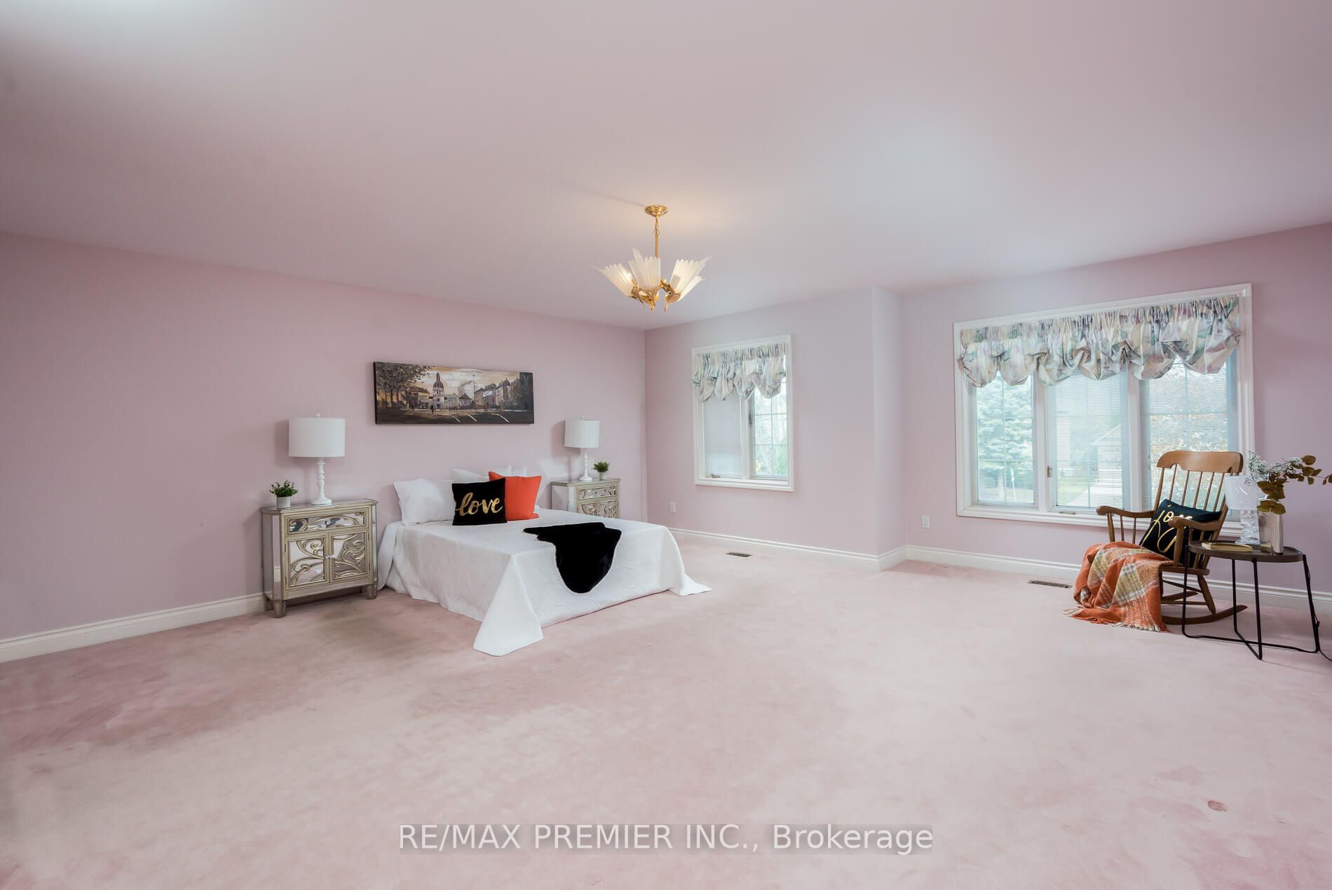 7 Thomson Creek Blvd