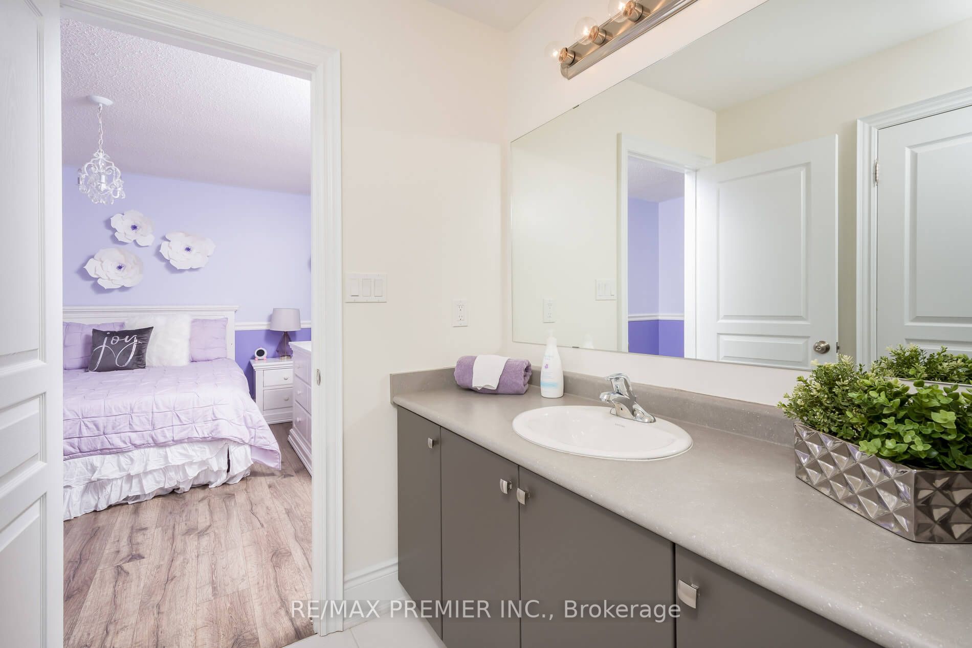 10 Schwalm Cres