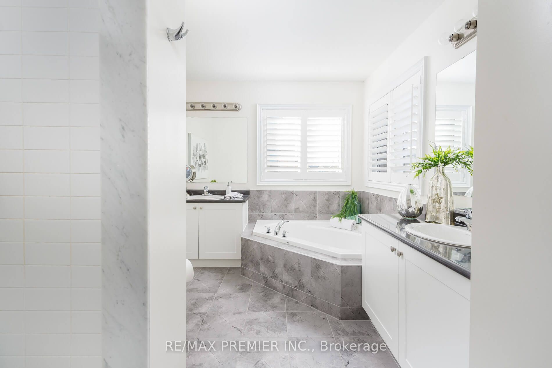 10 Schwalm Cres
