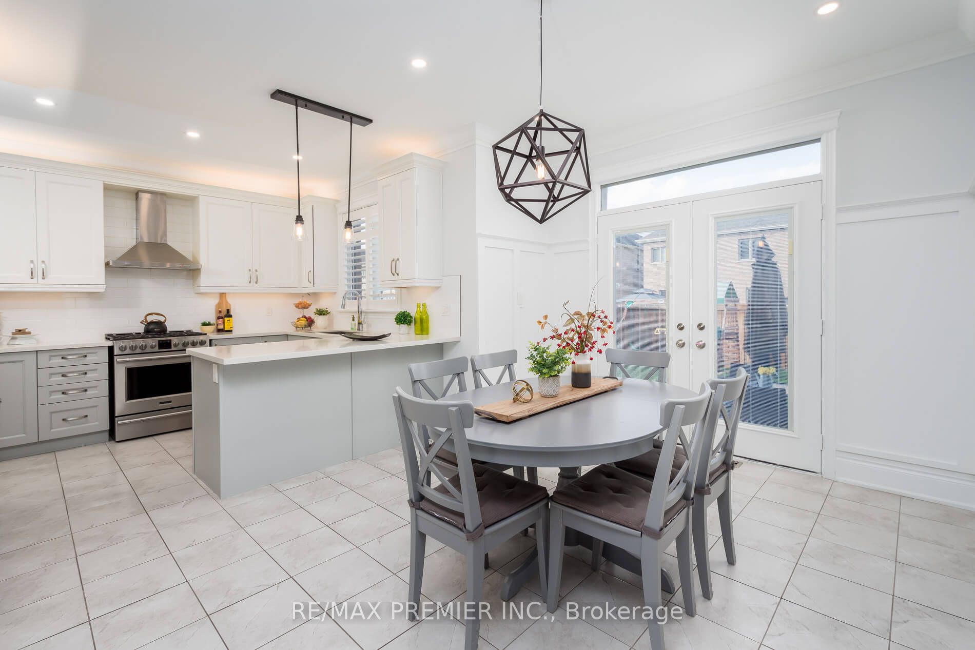 10 Schwalm Cres