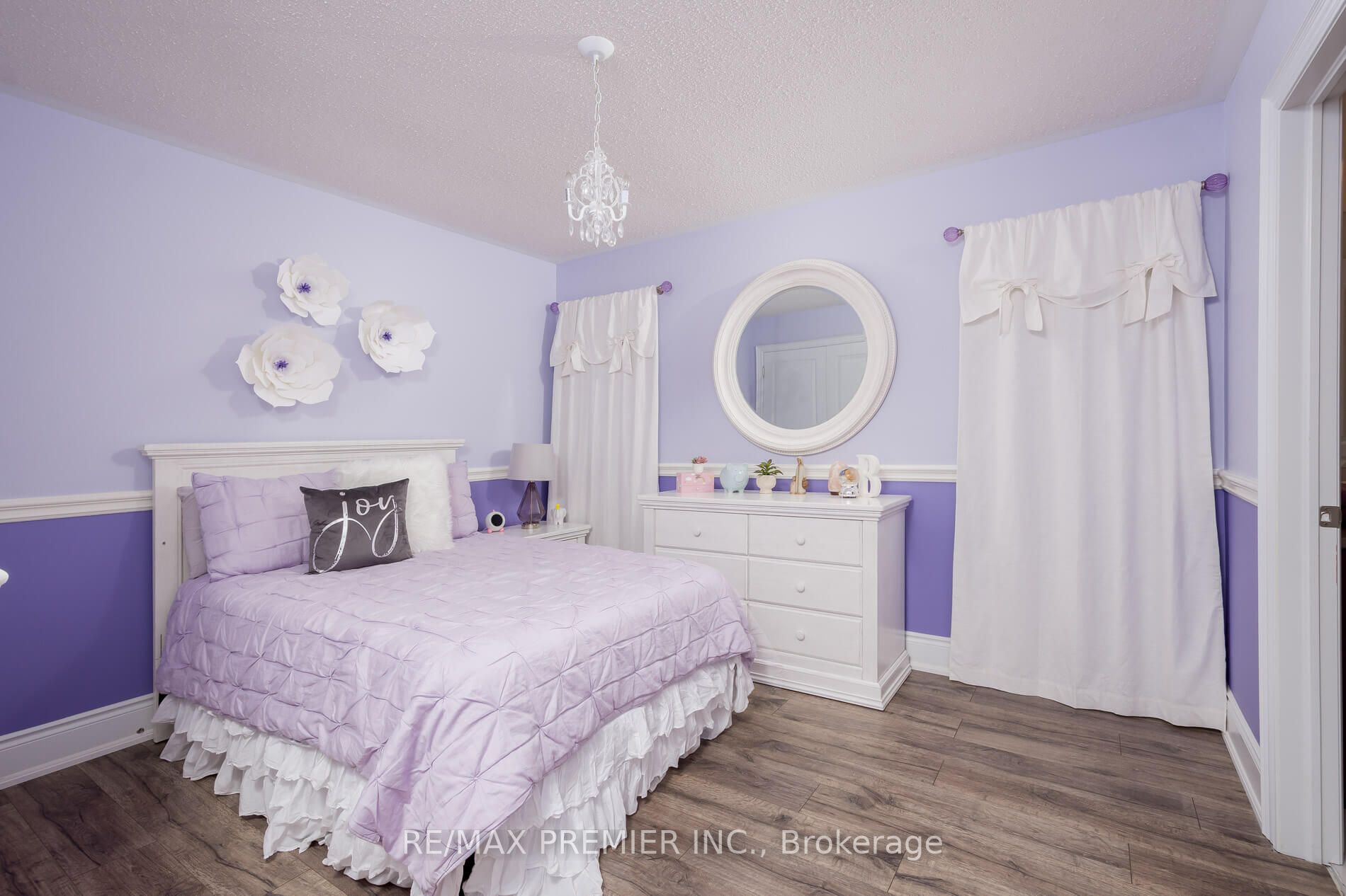 10 Schwalm Cres