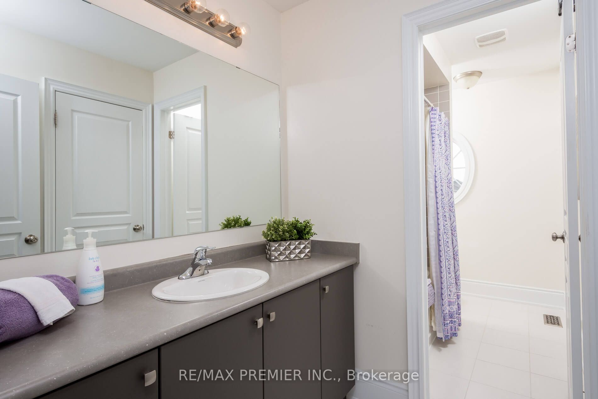 10 Schwalm Cres