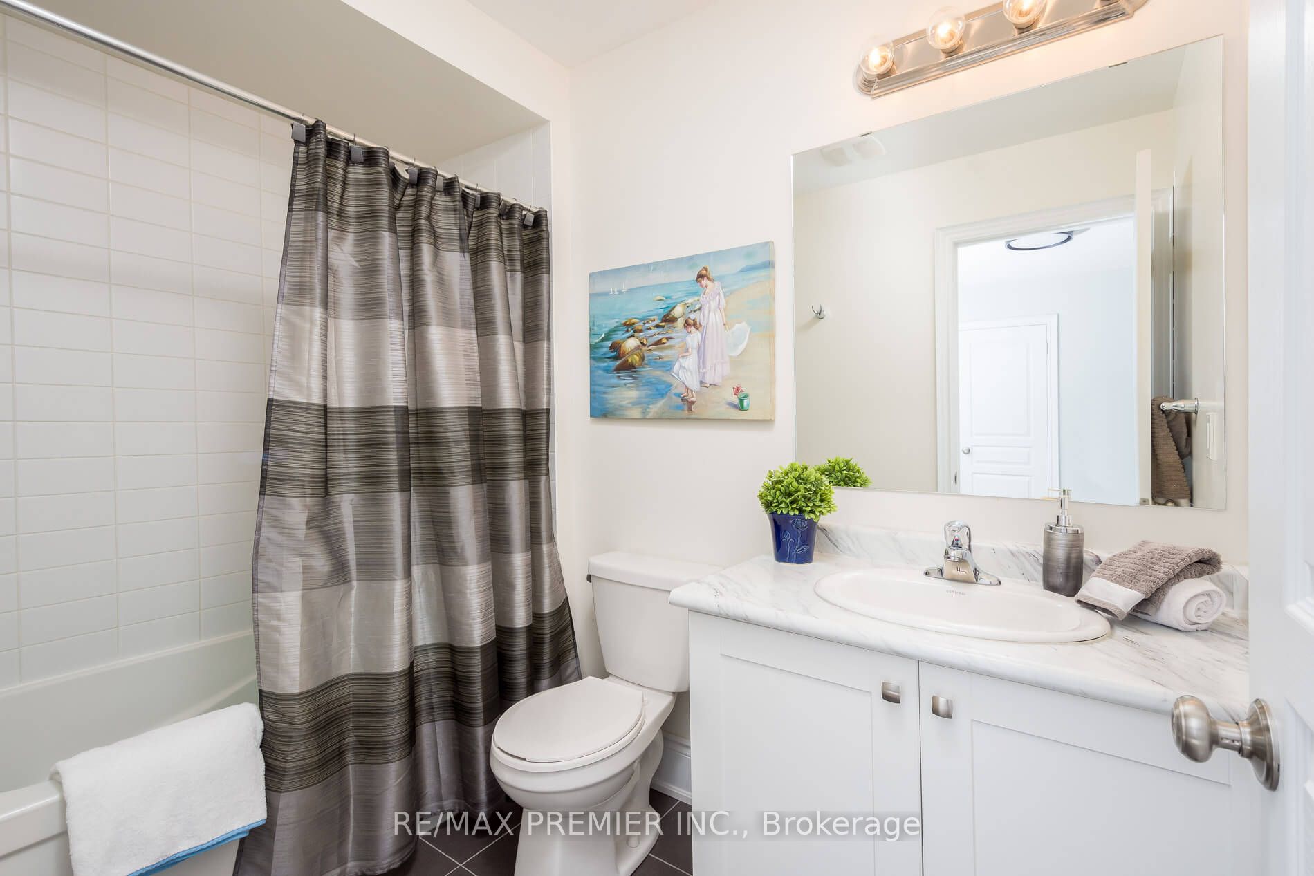 10 Schwalm Cres