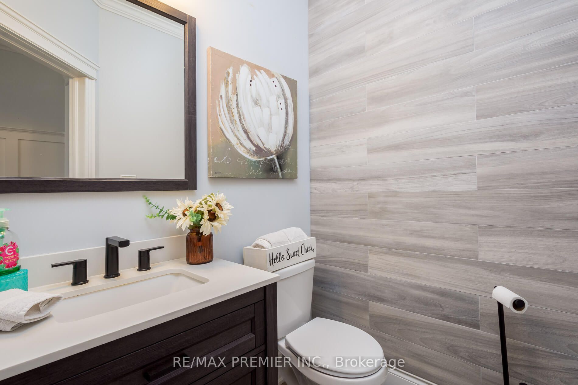 10 Schwalm Cres
