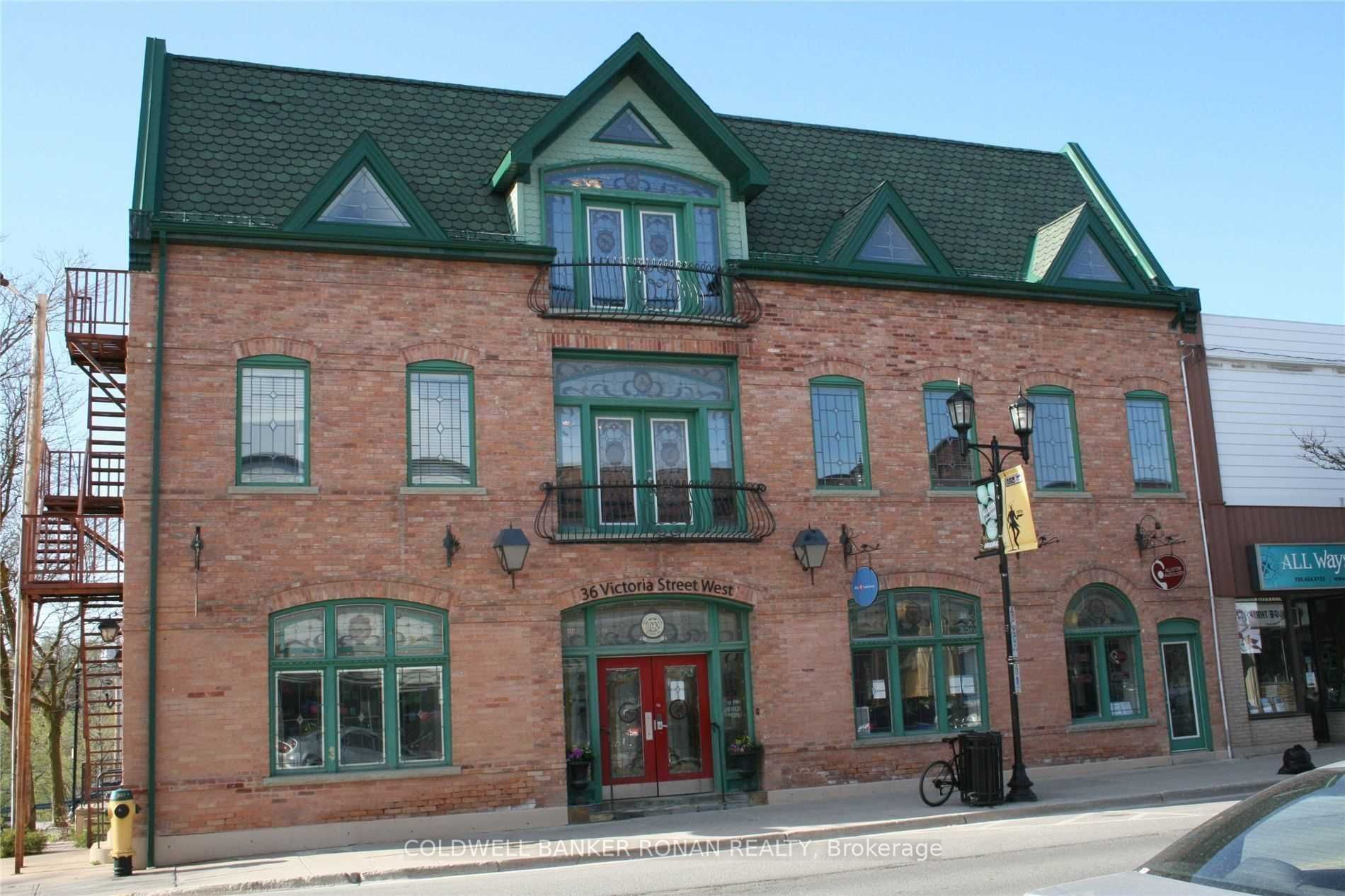 36 Victoria St W, #201
