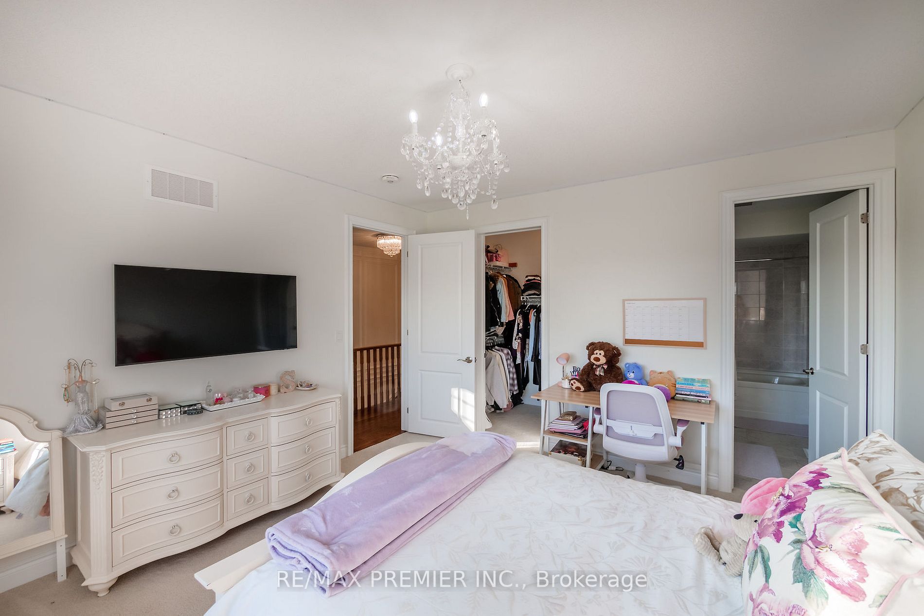 23 Grace Lake Crt