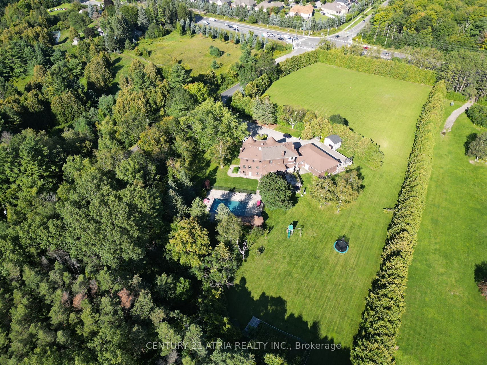 811 16th Sideroad