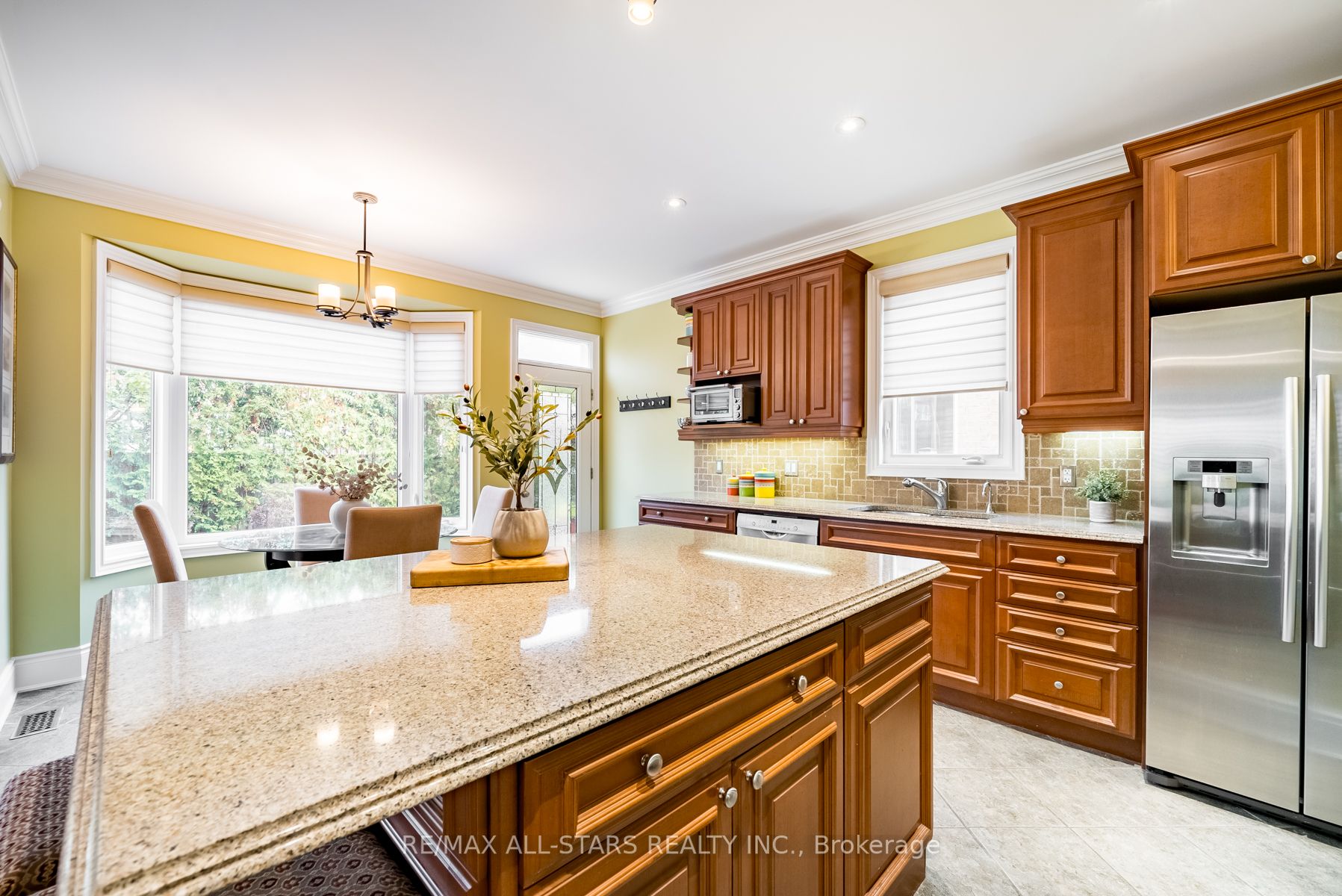 211 Robirwin St