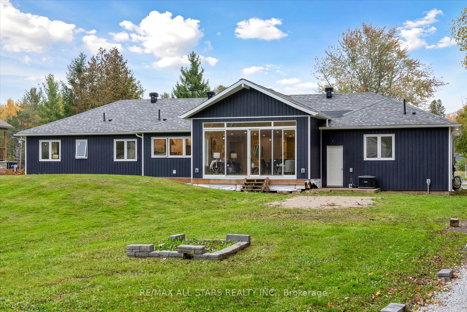 425 Pefferlaw Rd