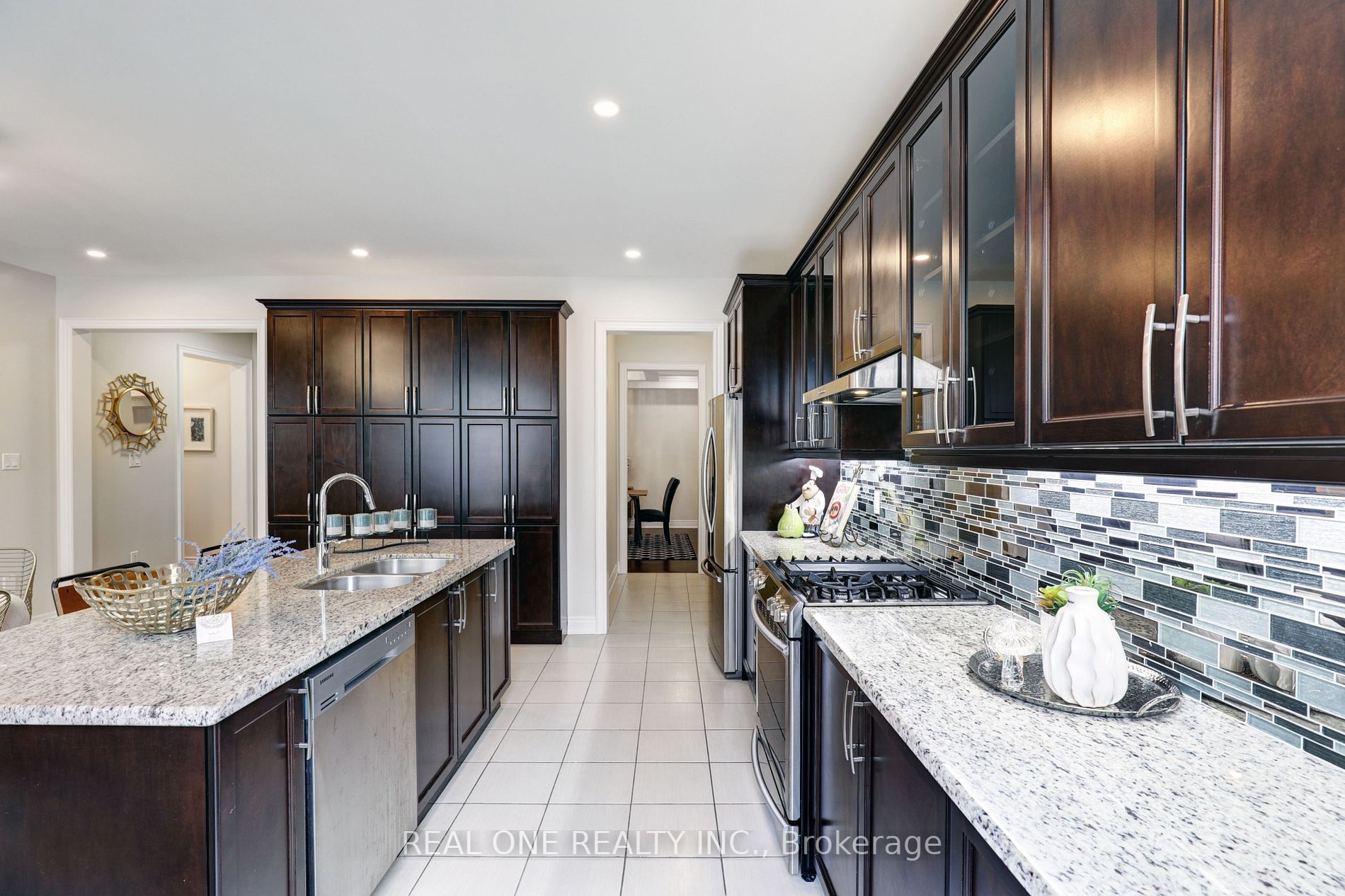 48 Frederick Pearson St