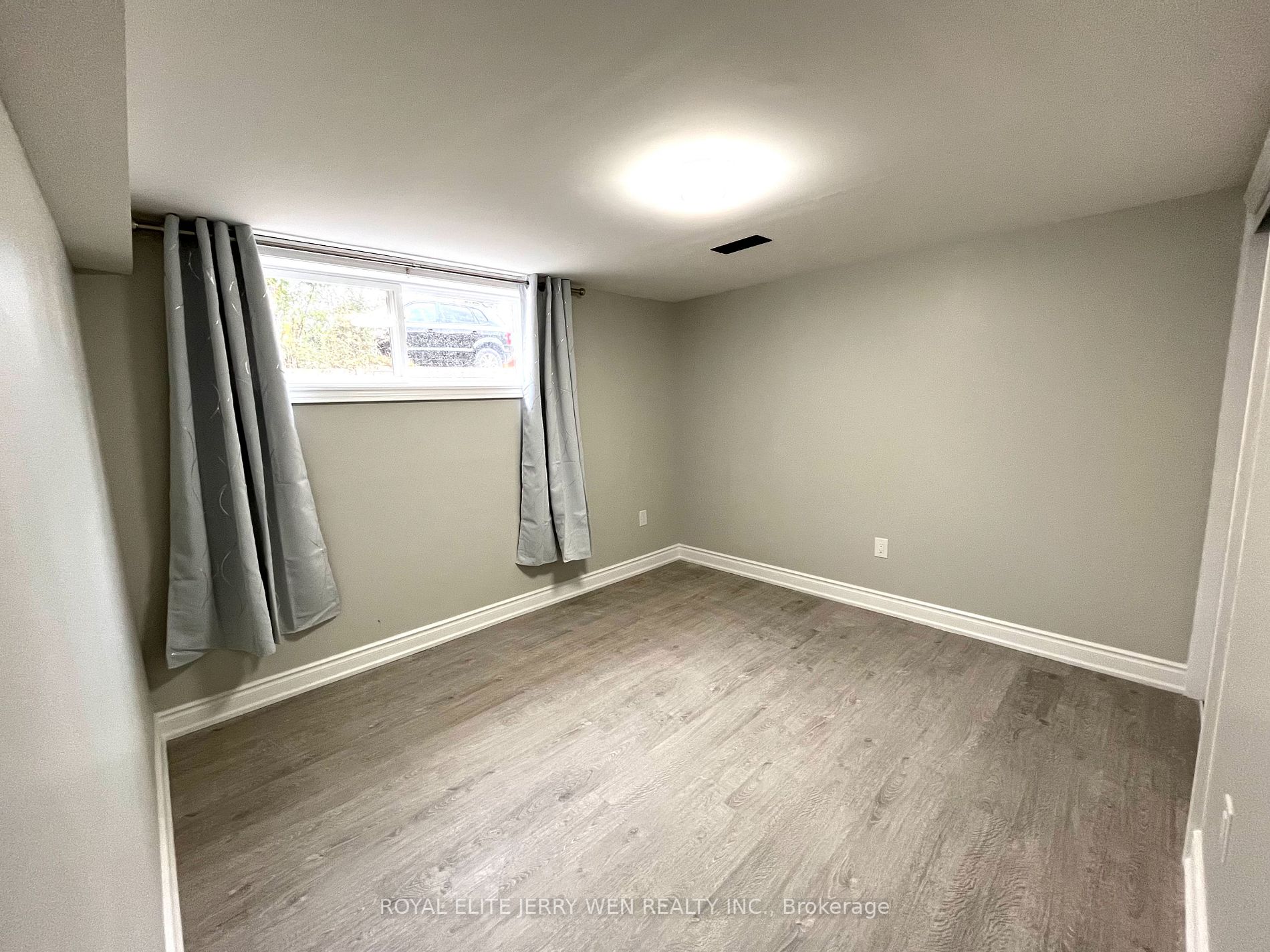 52 Millard Avenue, #Lower