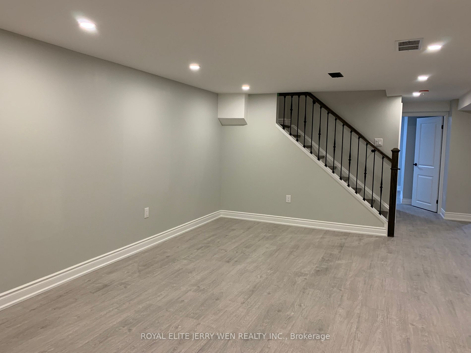 52 Millard Avenue, #Lower