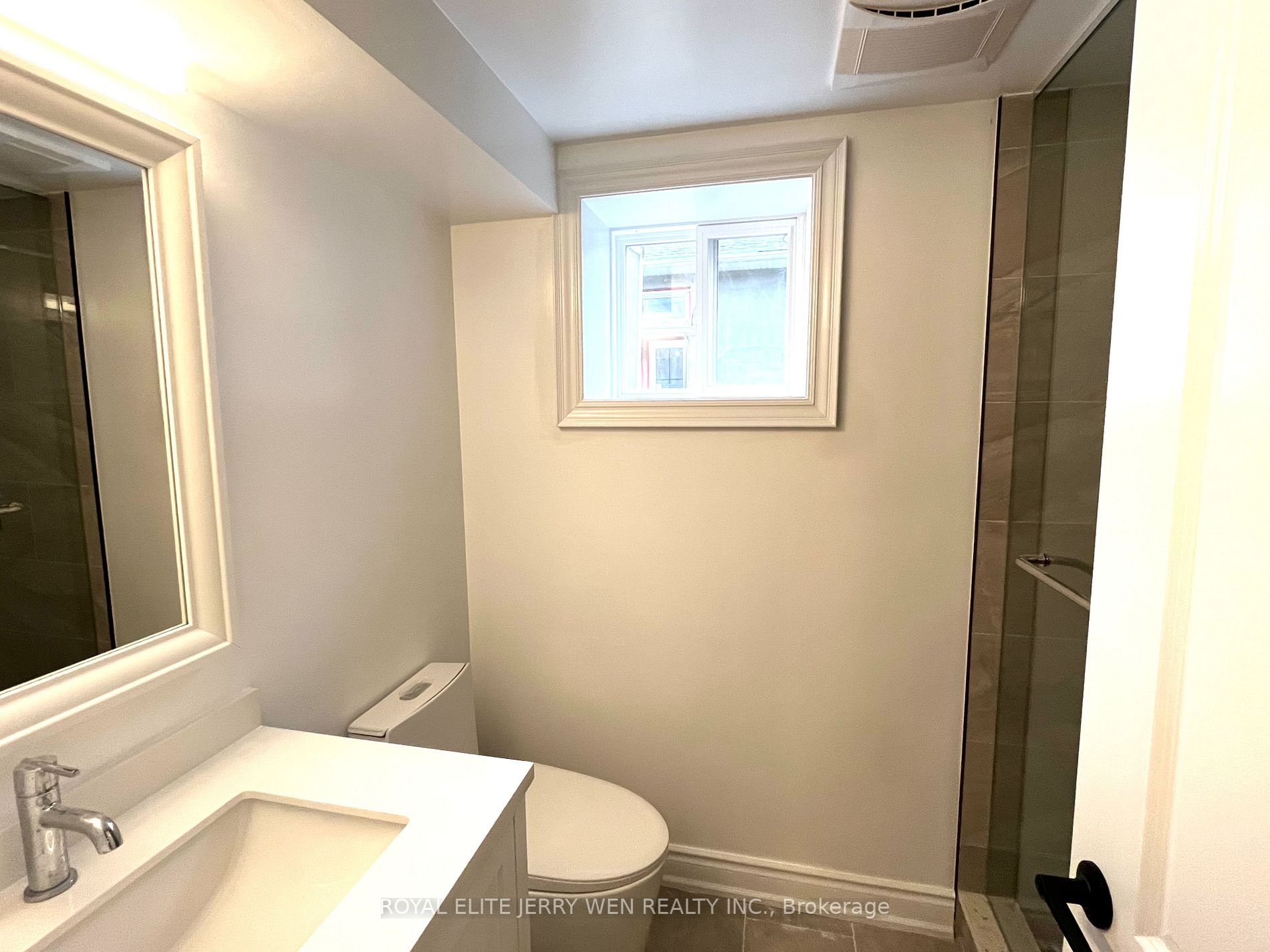 52 Millard Avenue, #Lower