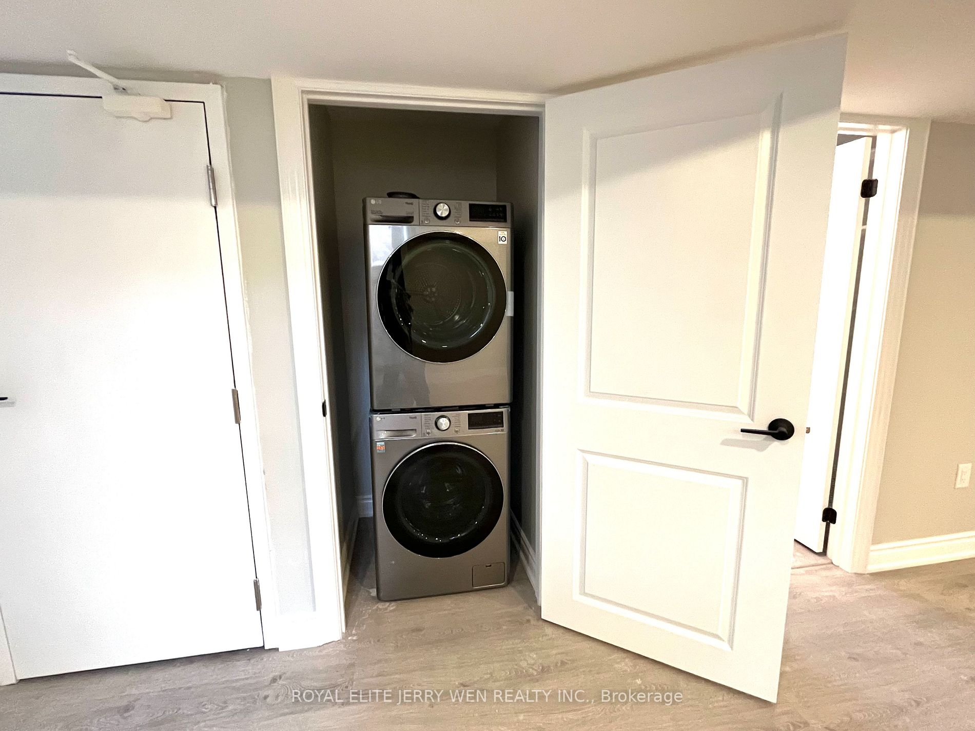 52 Millard Avenue, #Lower