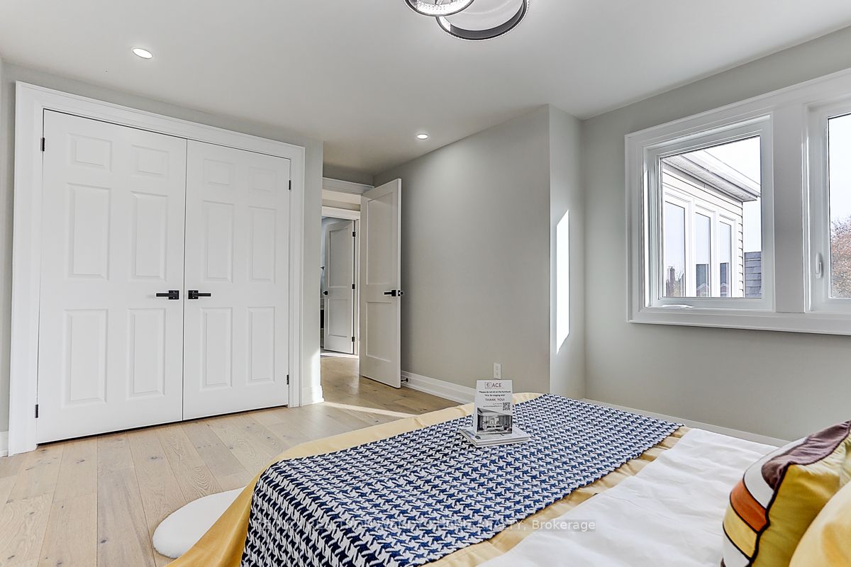 40 Waterbridge Lane