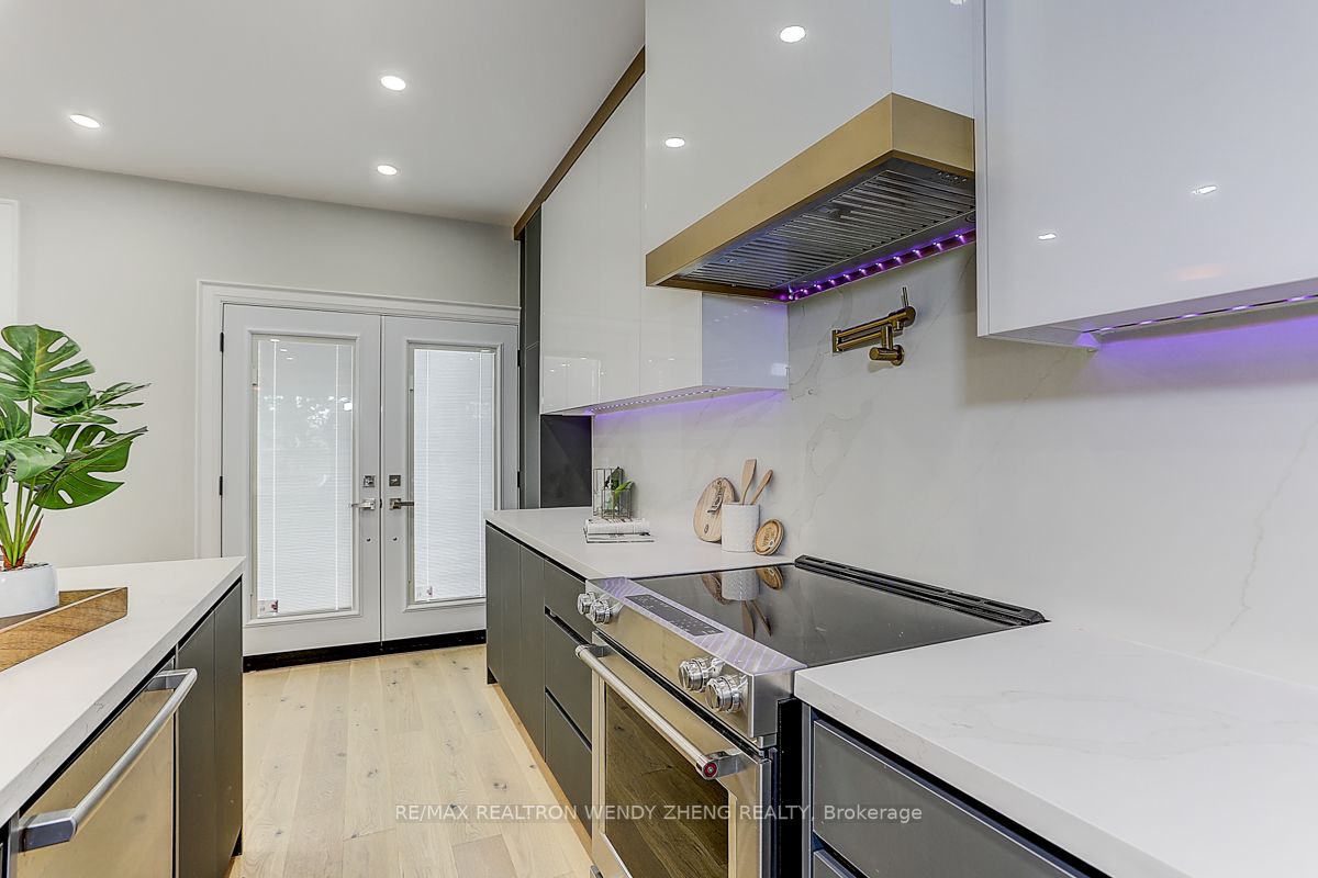 40 Waterbridge Lane