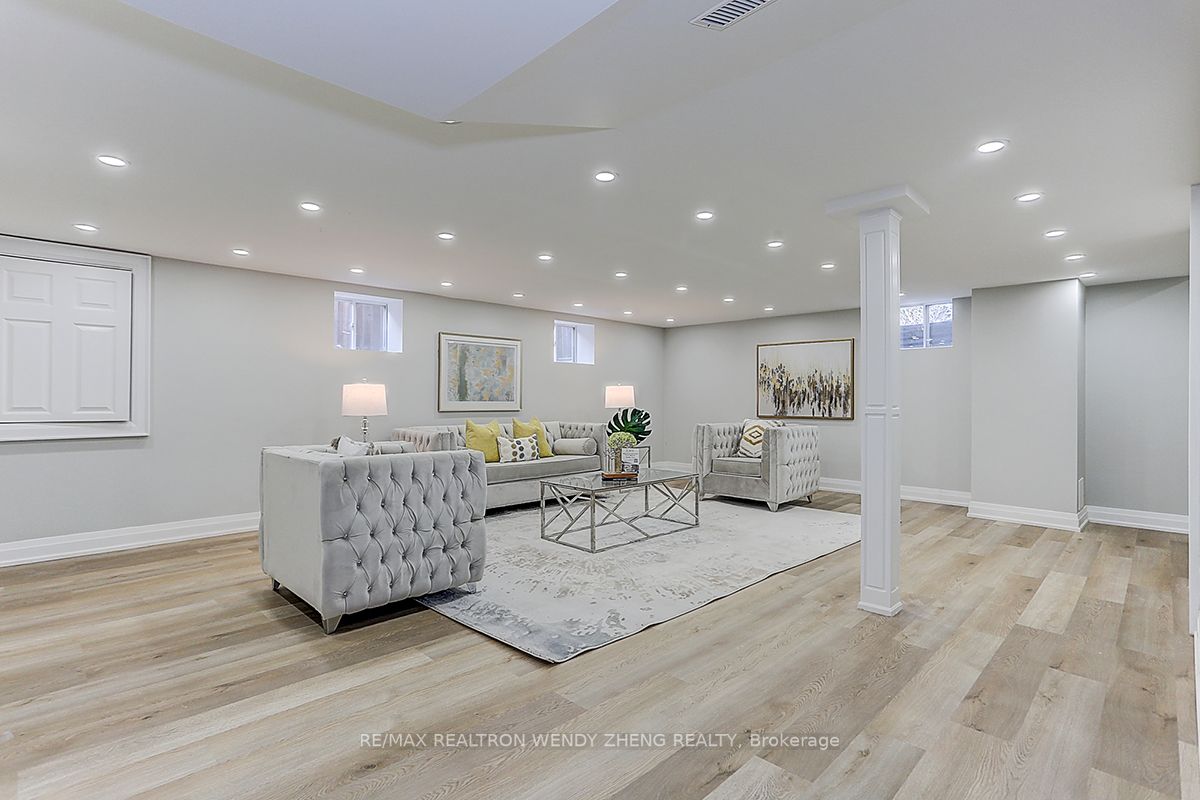 40 Waterbridge Lane