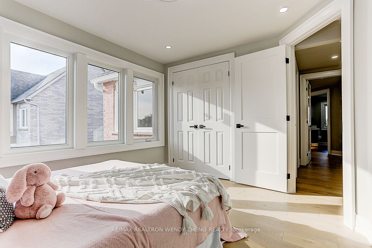 40 Waterbridge Lane