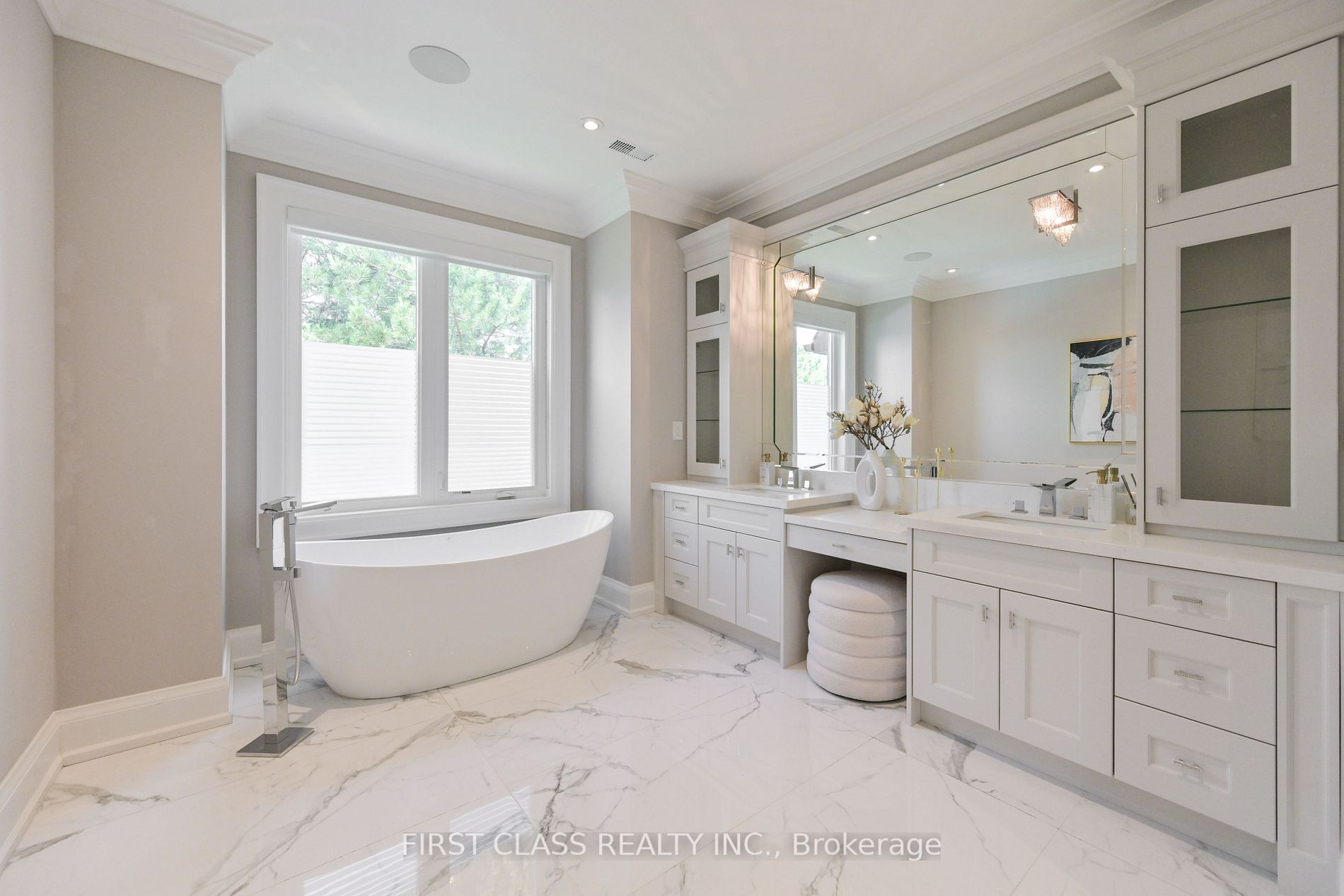 8 Liebeck Cres