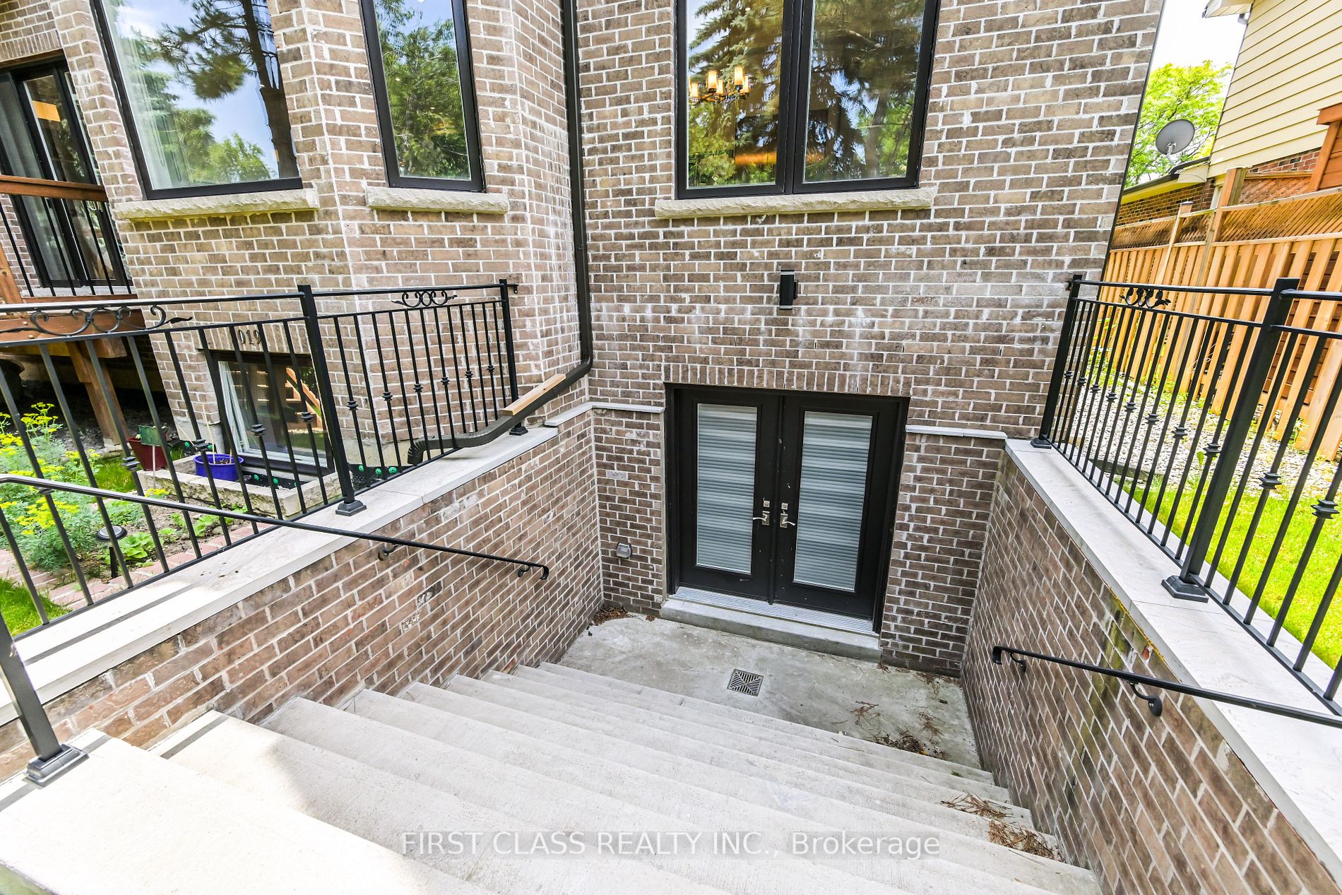 8 Liebeck Cres