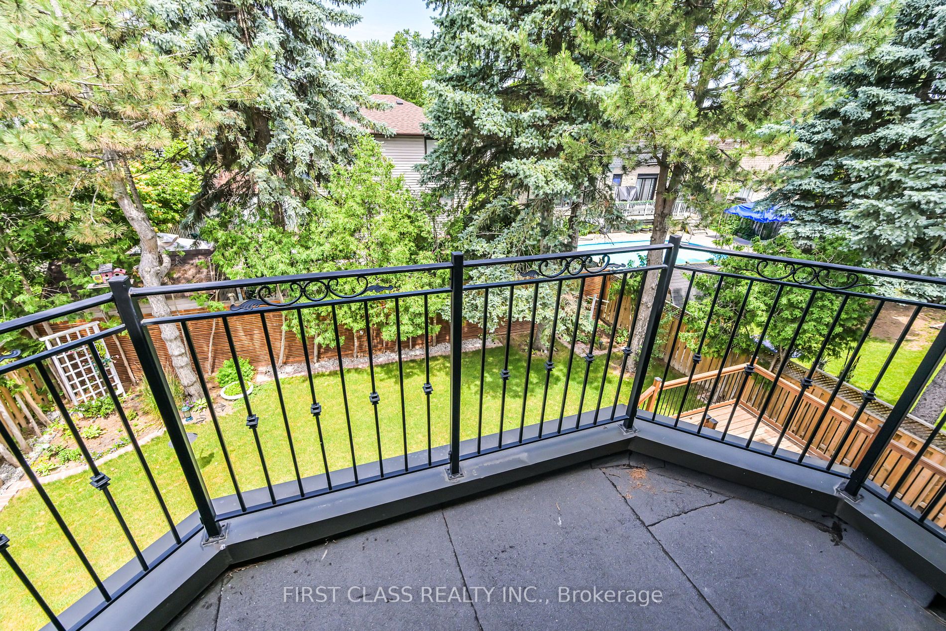 8 Liebeck Cres