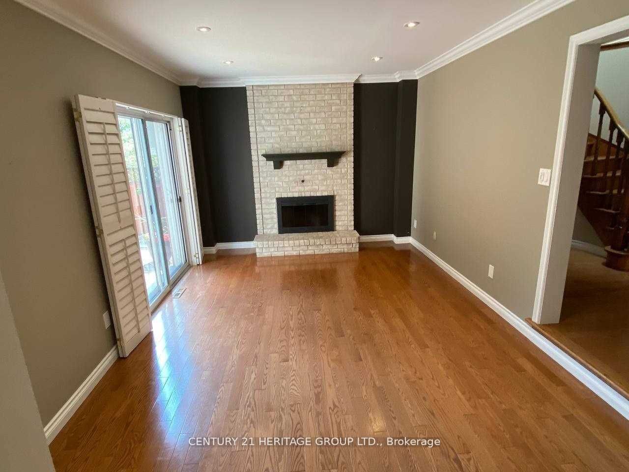27 Charing Cres