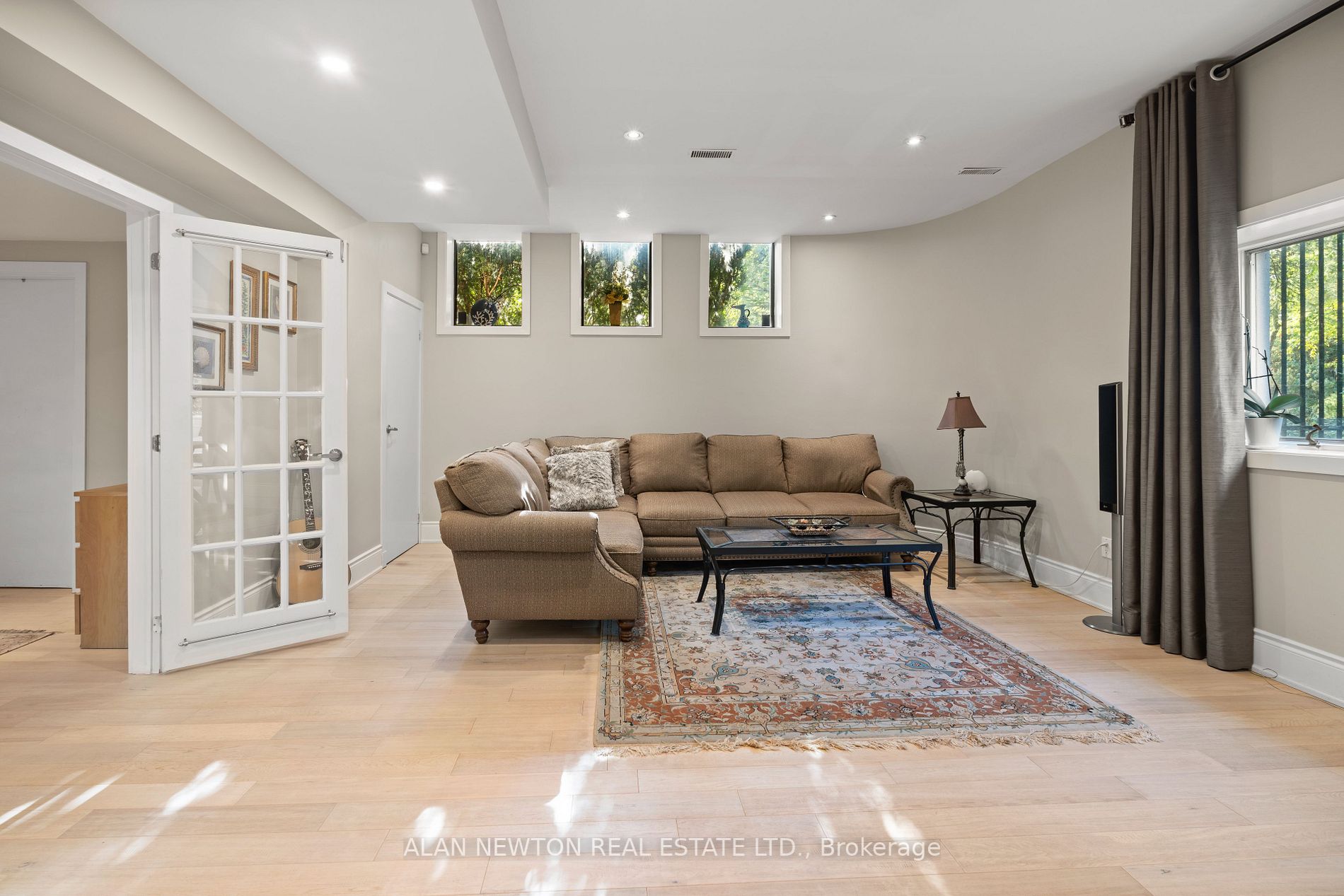 17 Moodie Drive