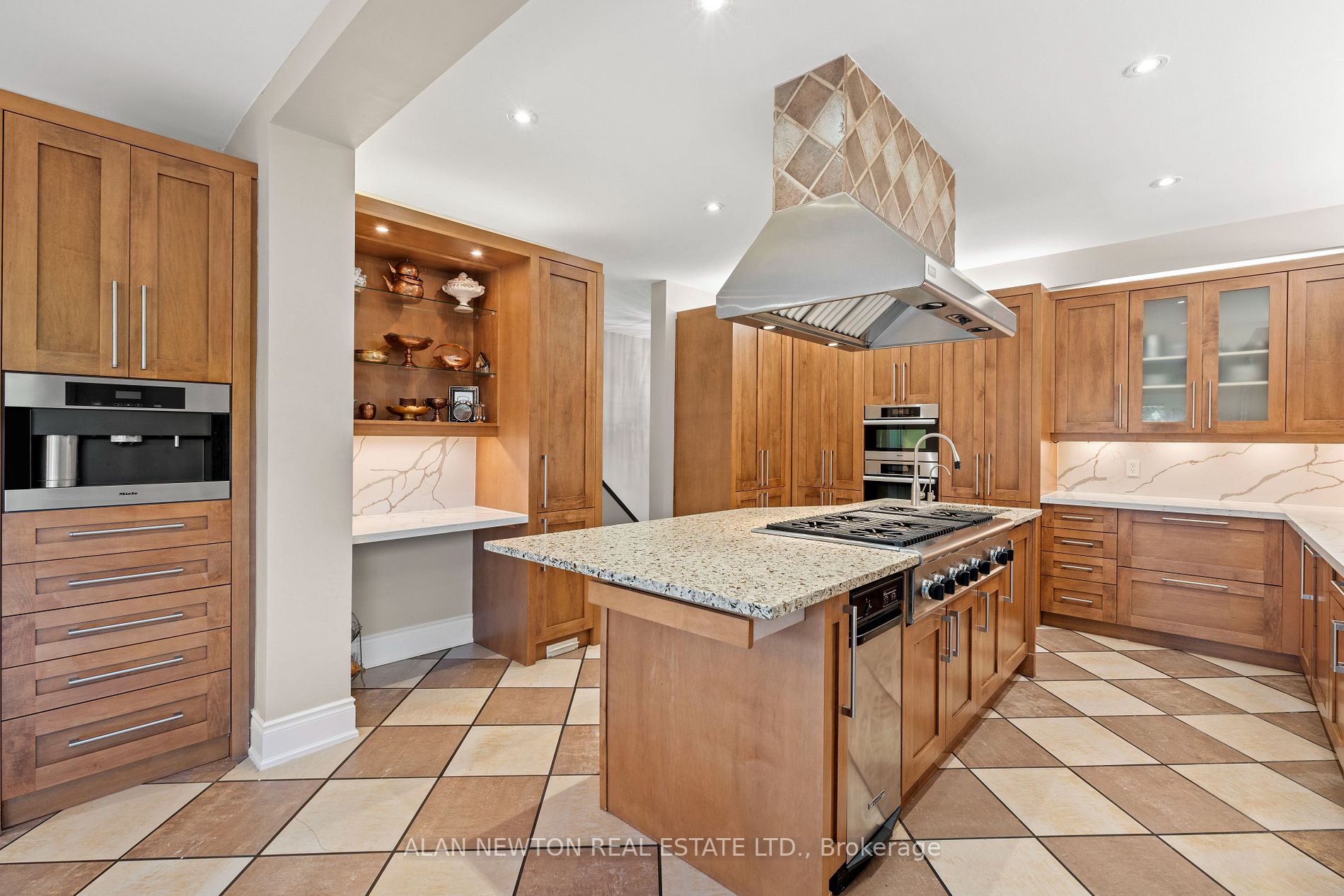 17 Moodie Drive