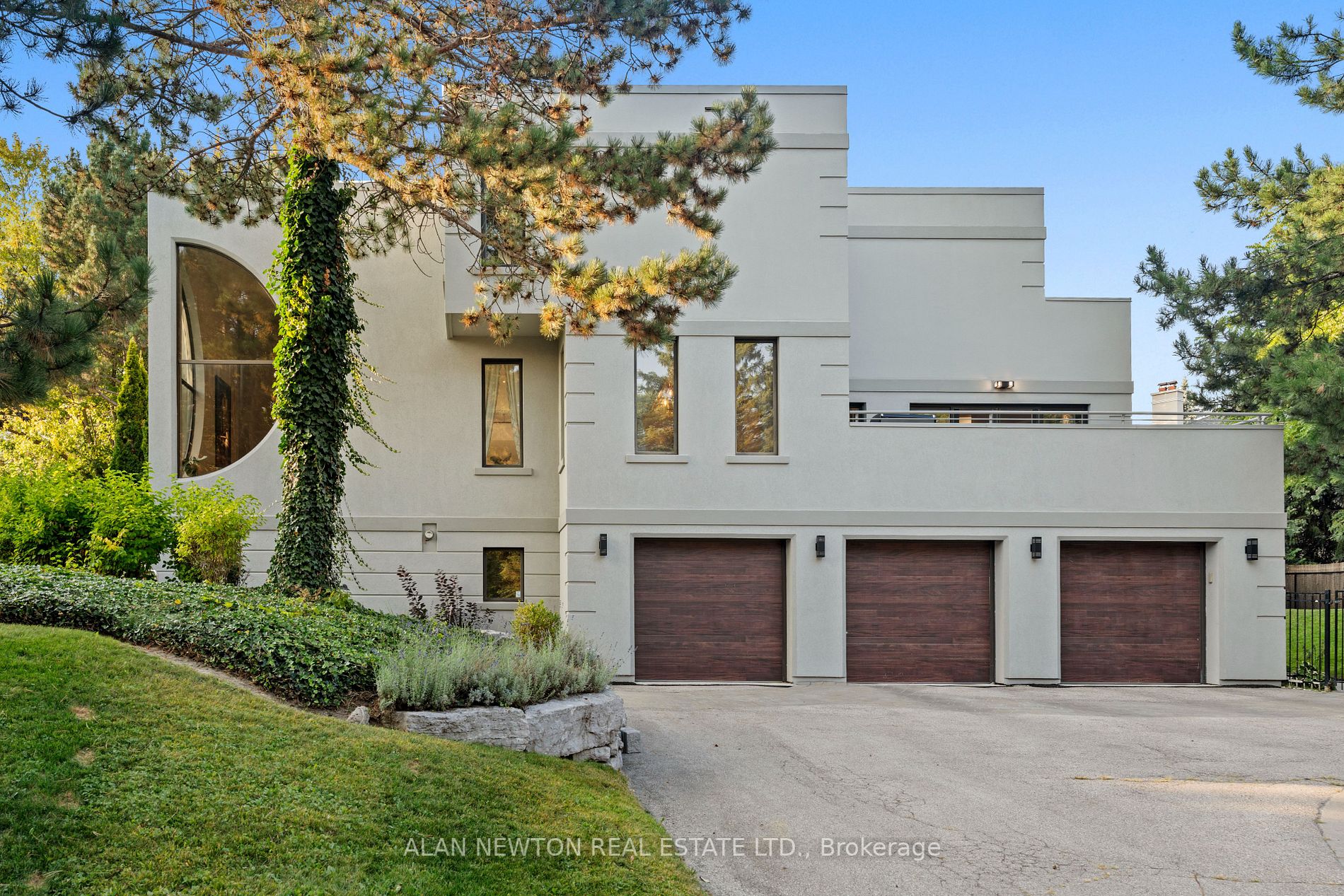 17 Moodie Drive