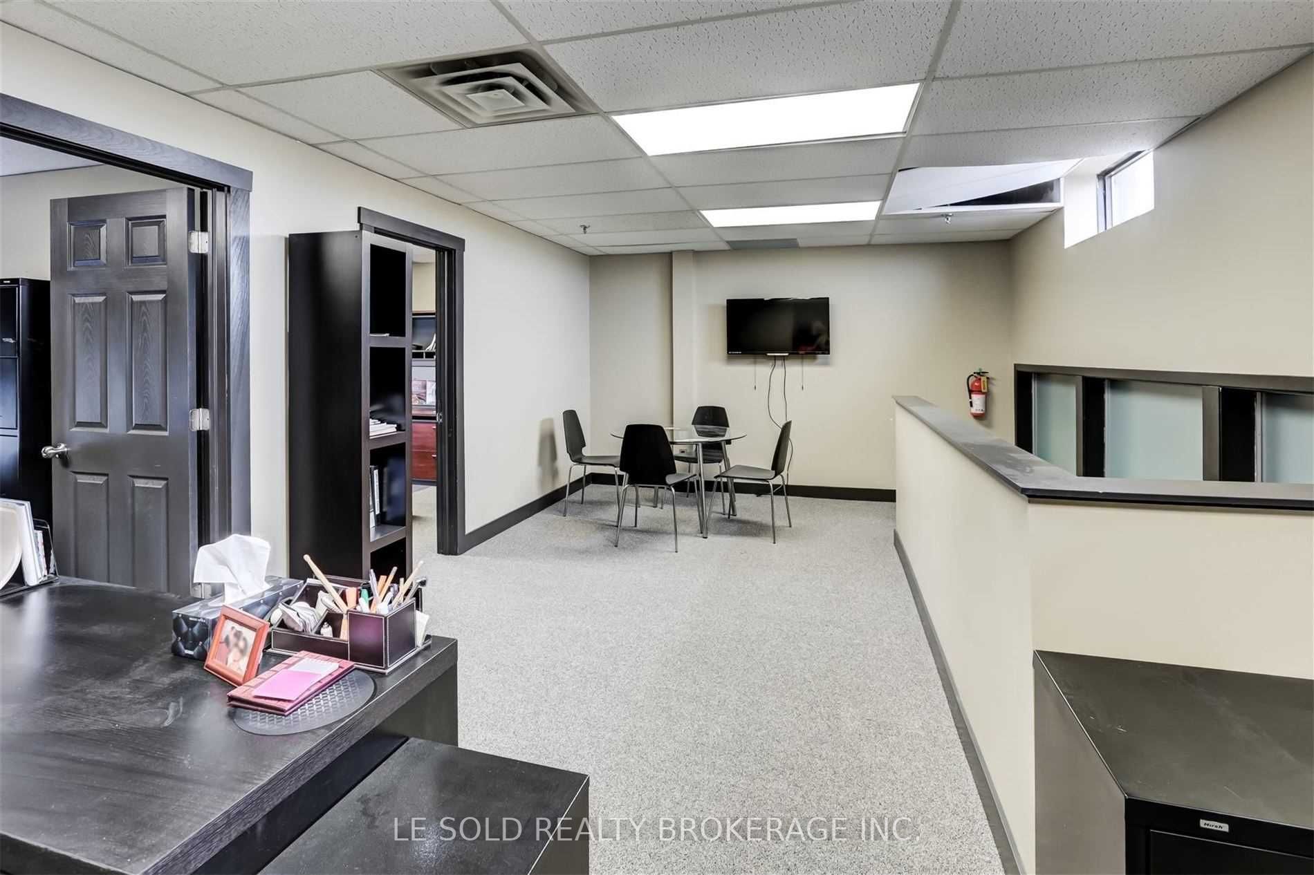 117 Ringwood Dr, #4(2Flr)