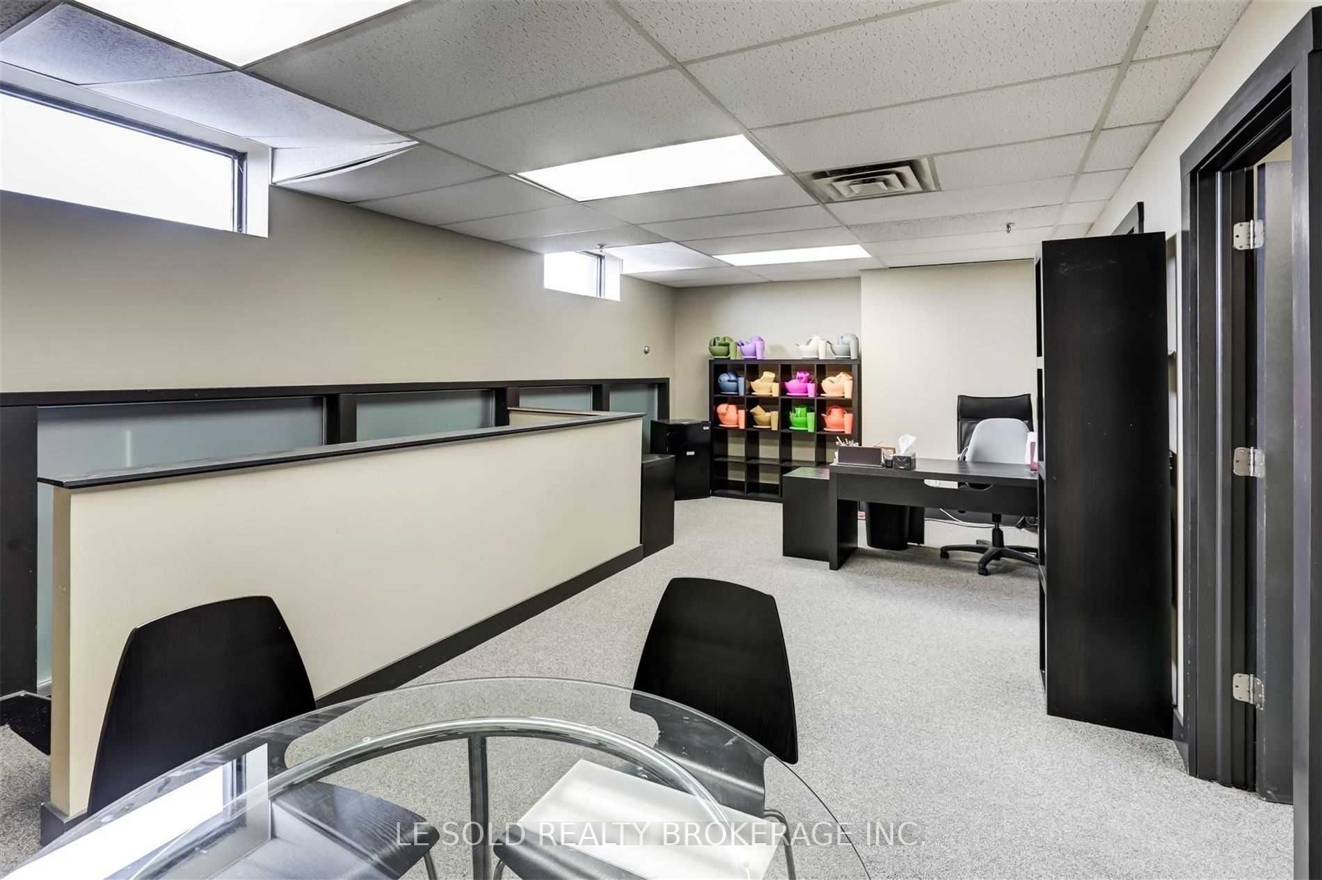 117 Ringwood Dr, #4(2Flr)