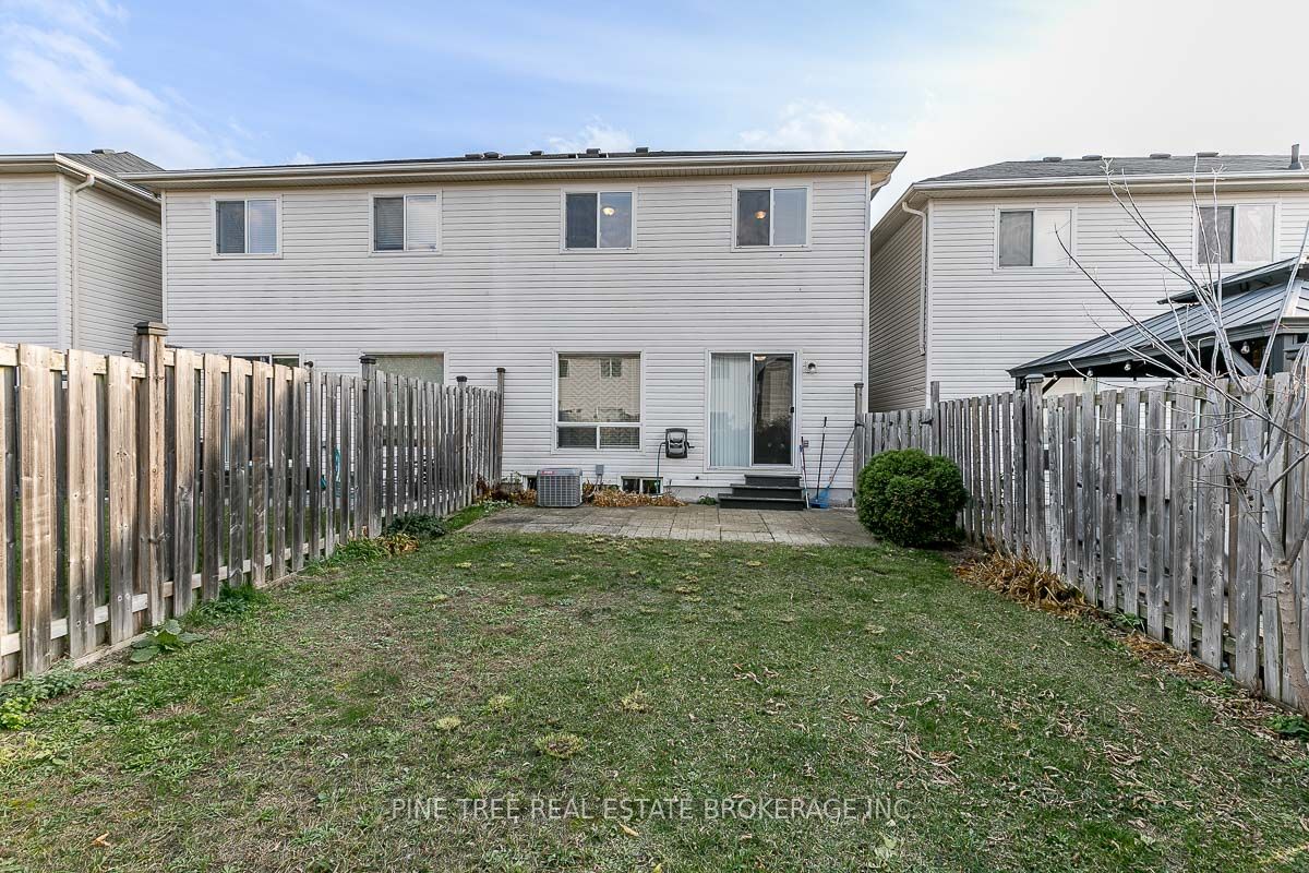 119 Stonemount Crescent N