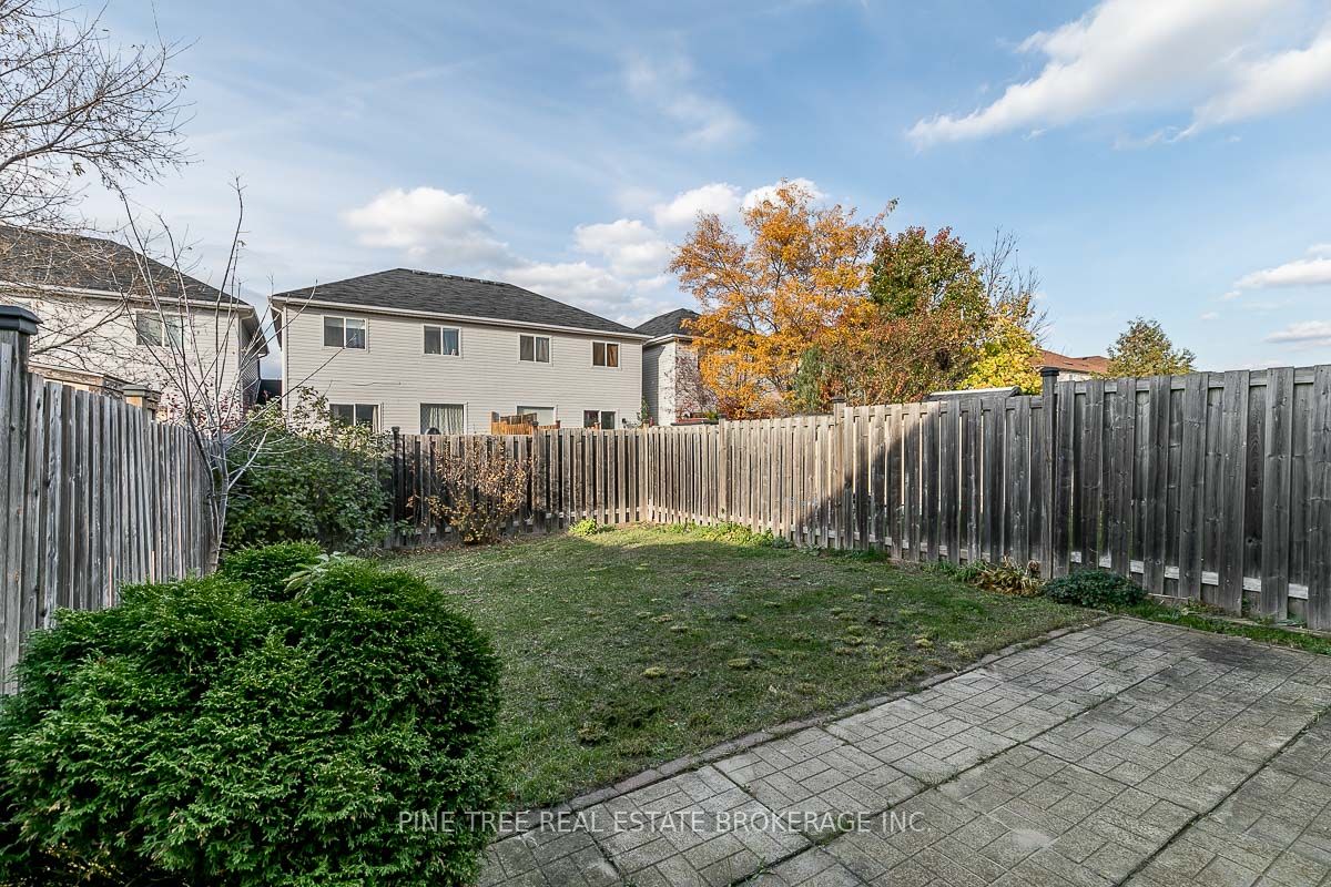 119 Stonemount Crescent N