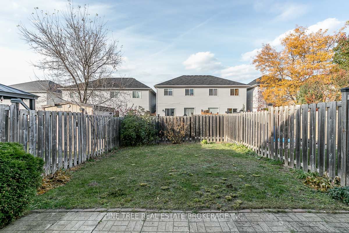 119 Stonemount Crescent N