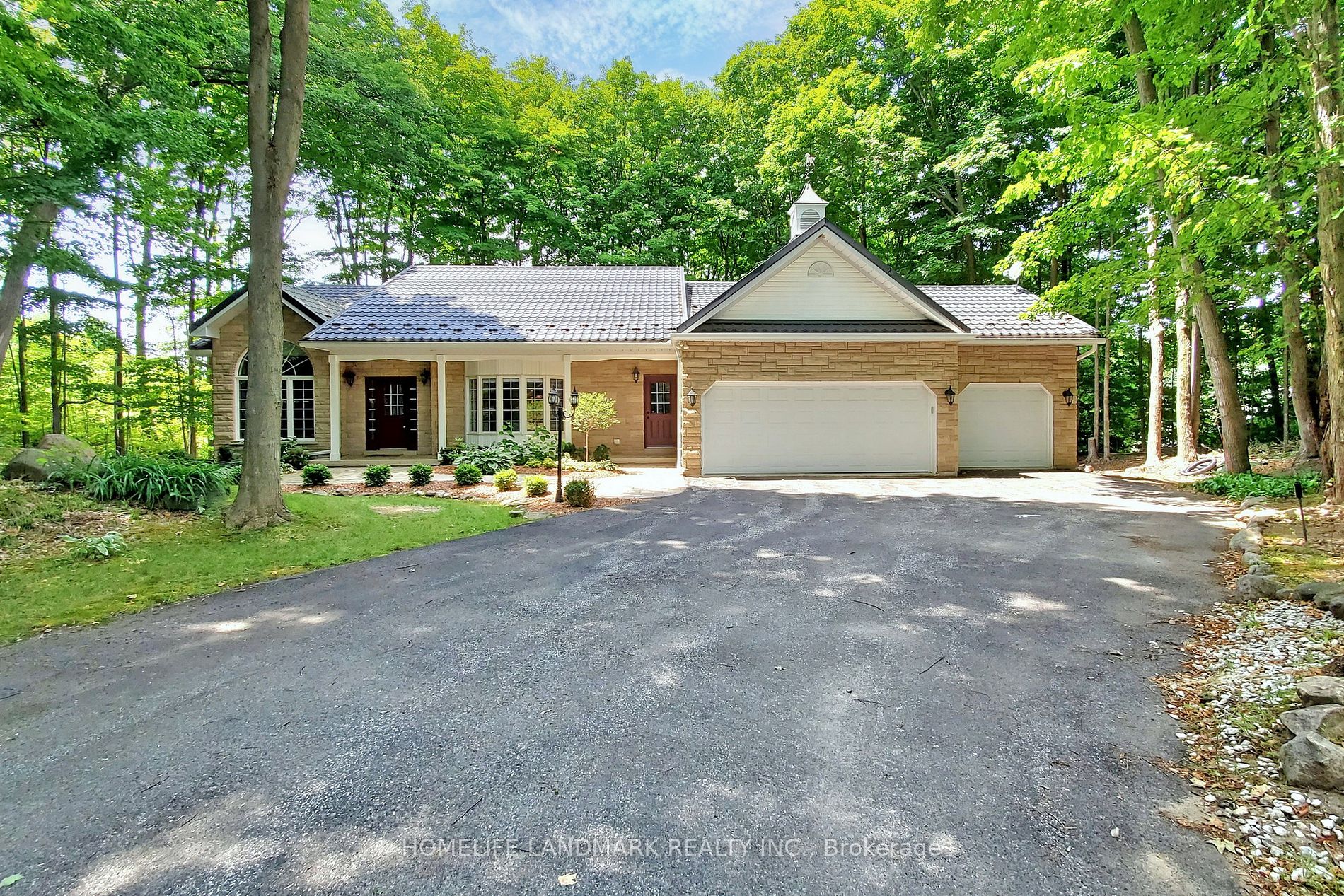 1976 Forest Valley Dr