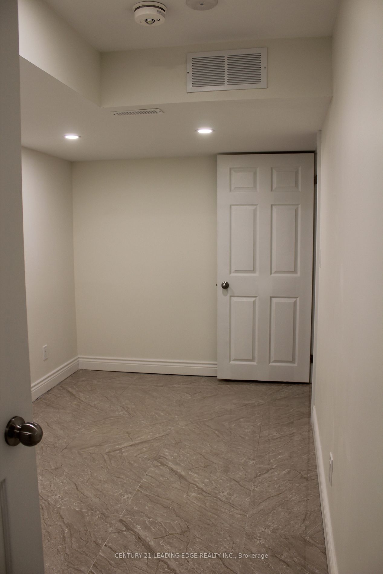 58 Coldwell Bay Circ, #Bsmt
