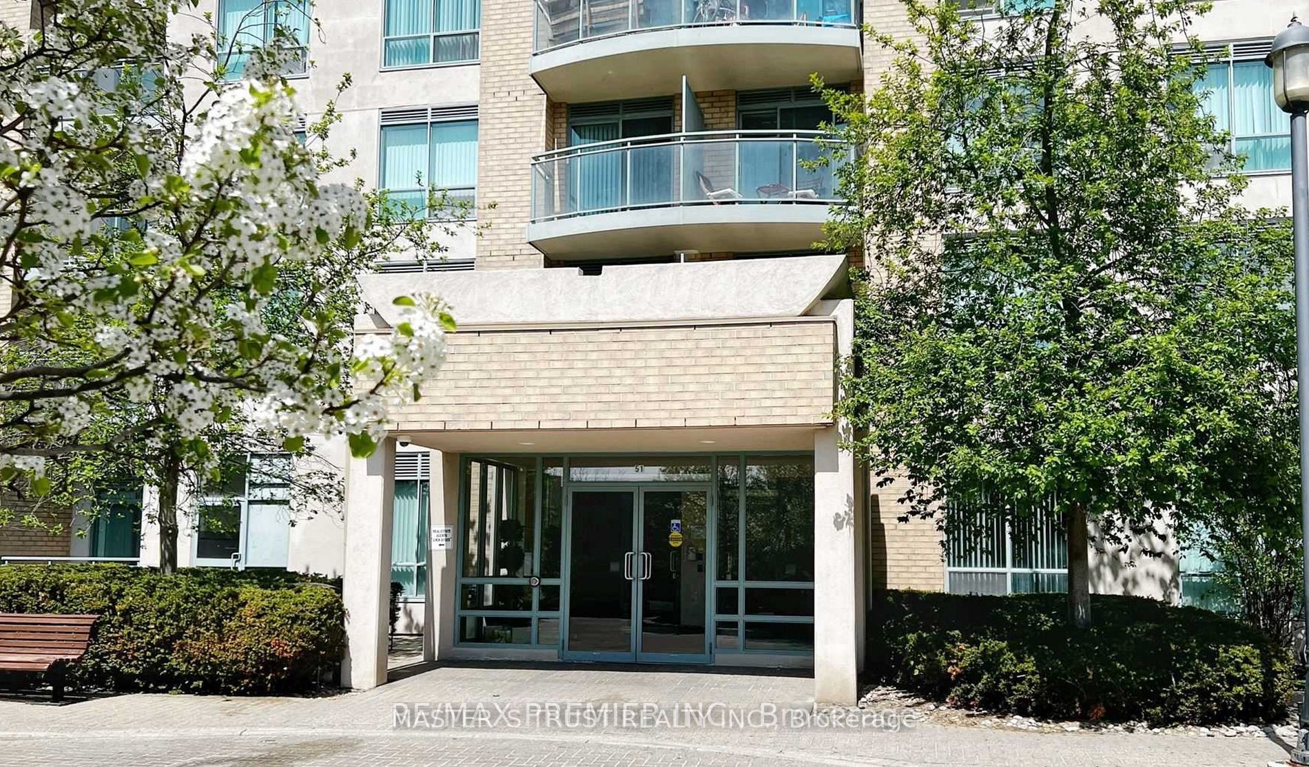 51 Baffin Cres, #301