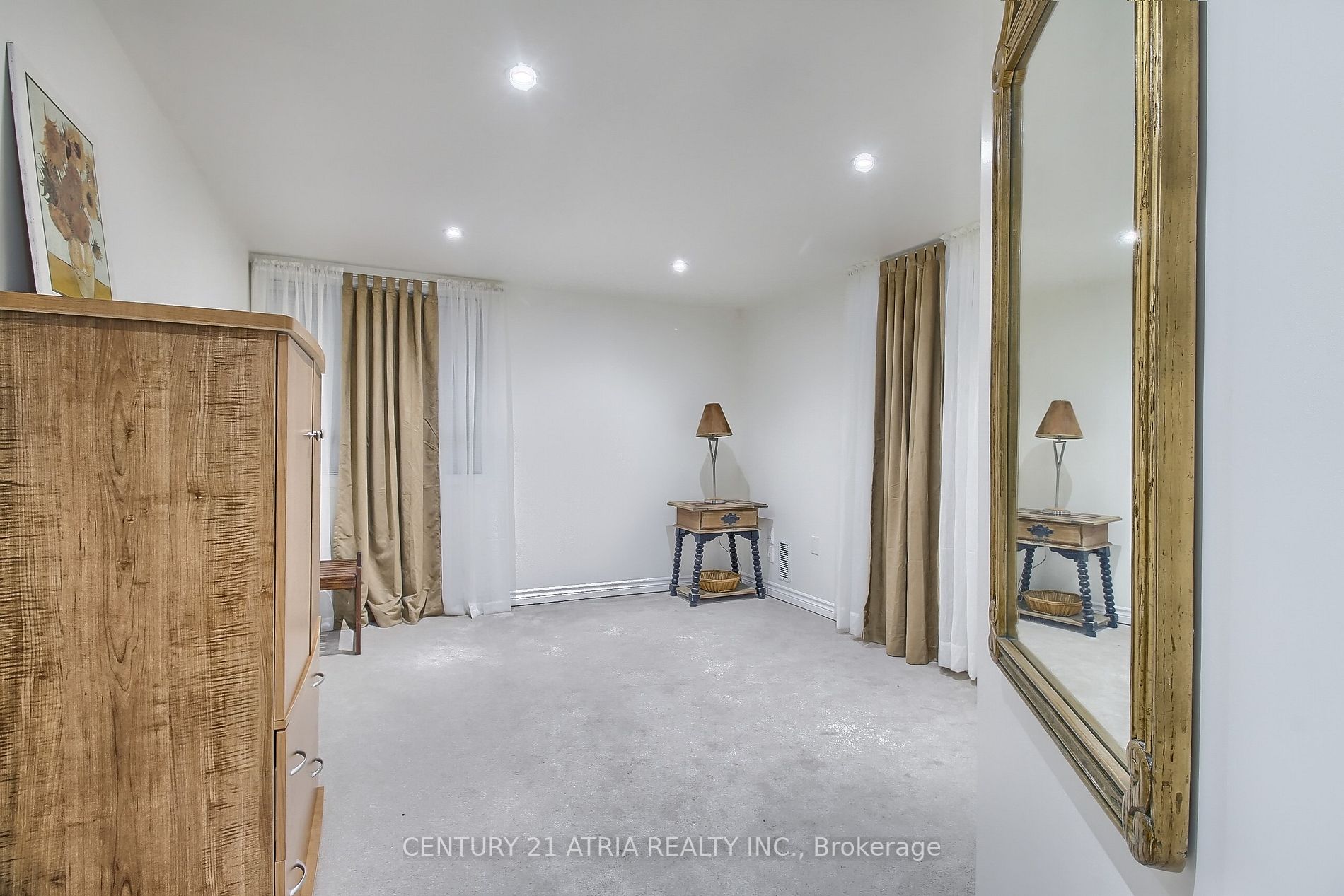 73 Gardiner Dr, #Lower
