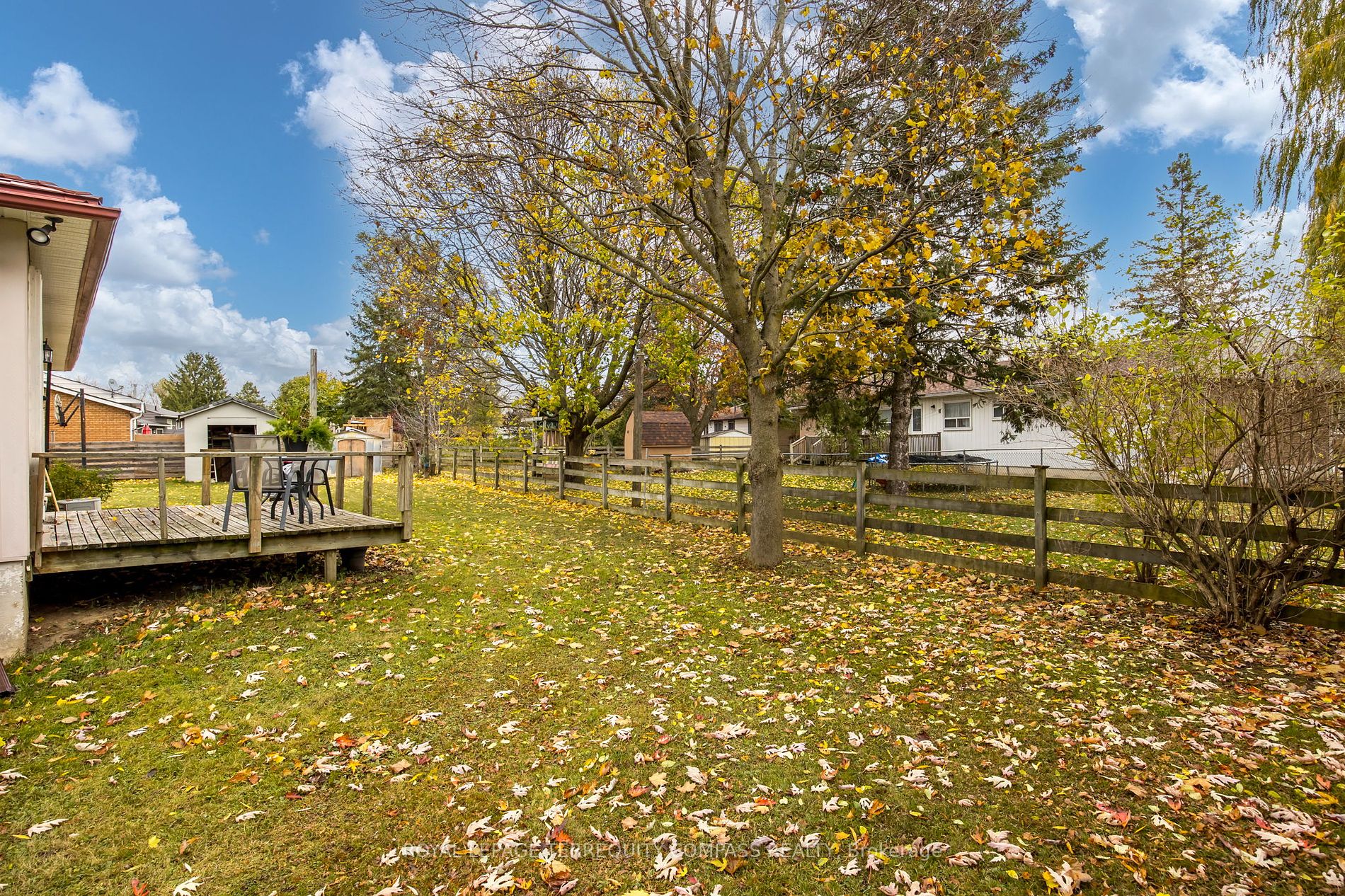 240 Sunset Cres