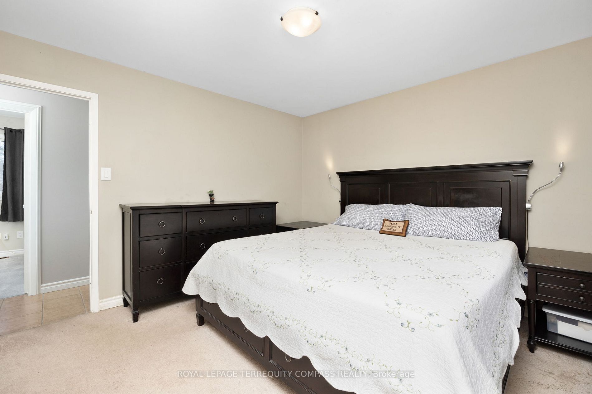 240 Sunset Cres