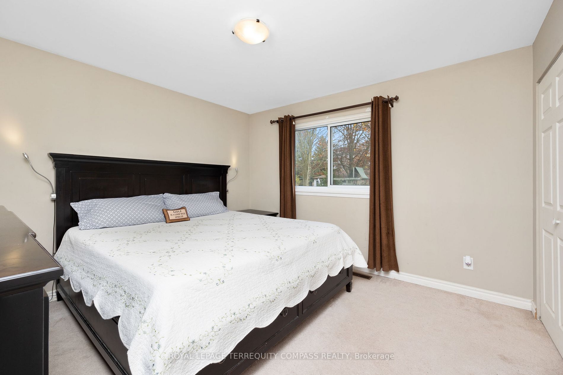 240 Sunset Cres