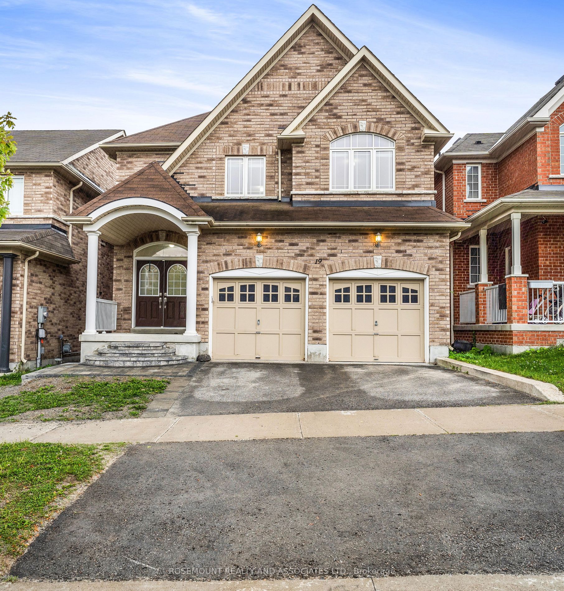 19 Greywing Ave