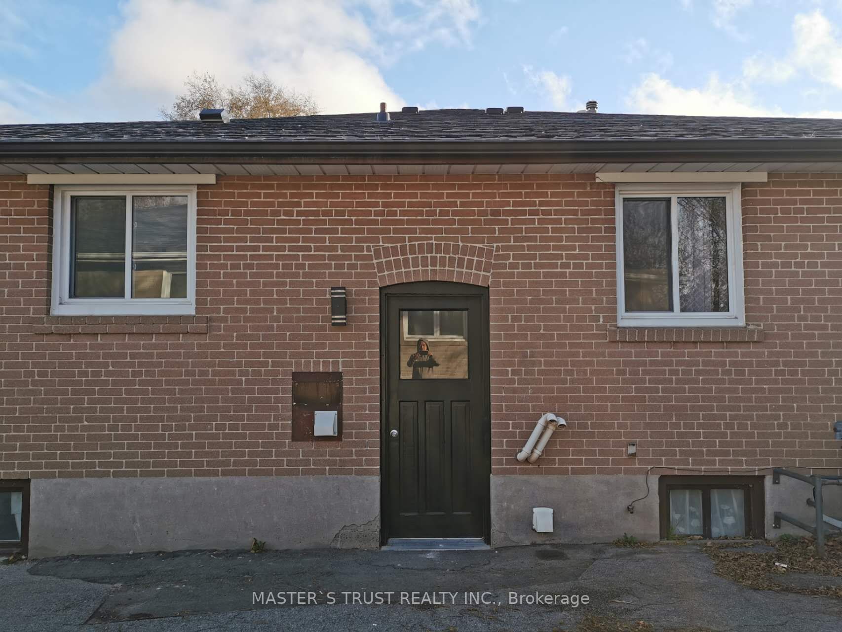 81 Walter Ave, #(Bsmt)