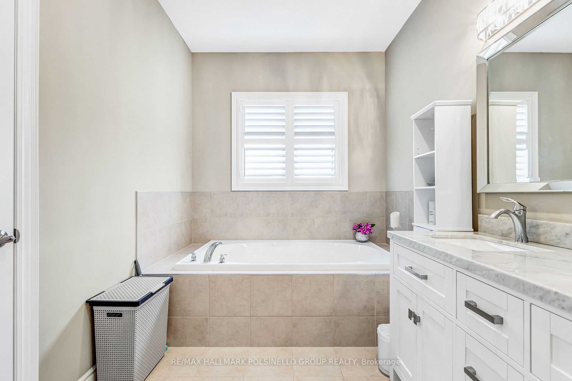 241 Paradelle Dr